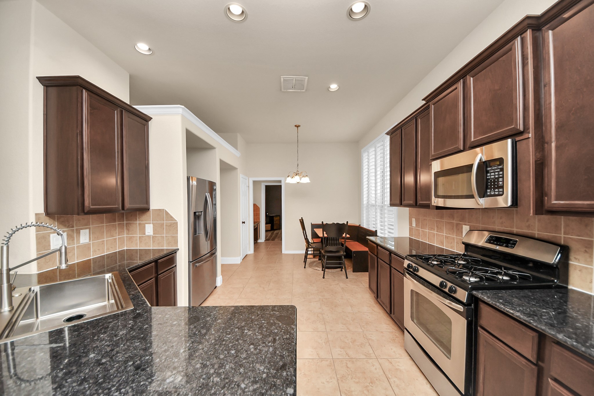 28802 Crested Butte Drive Property Photo 9