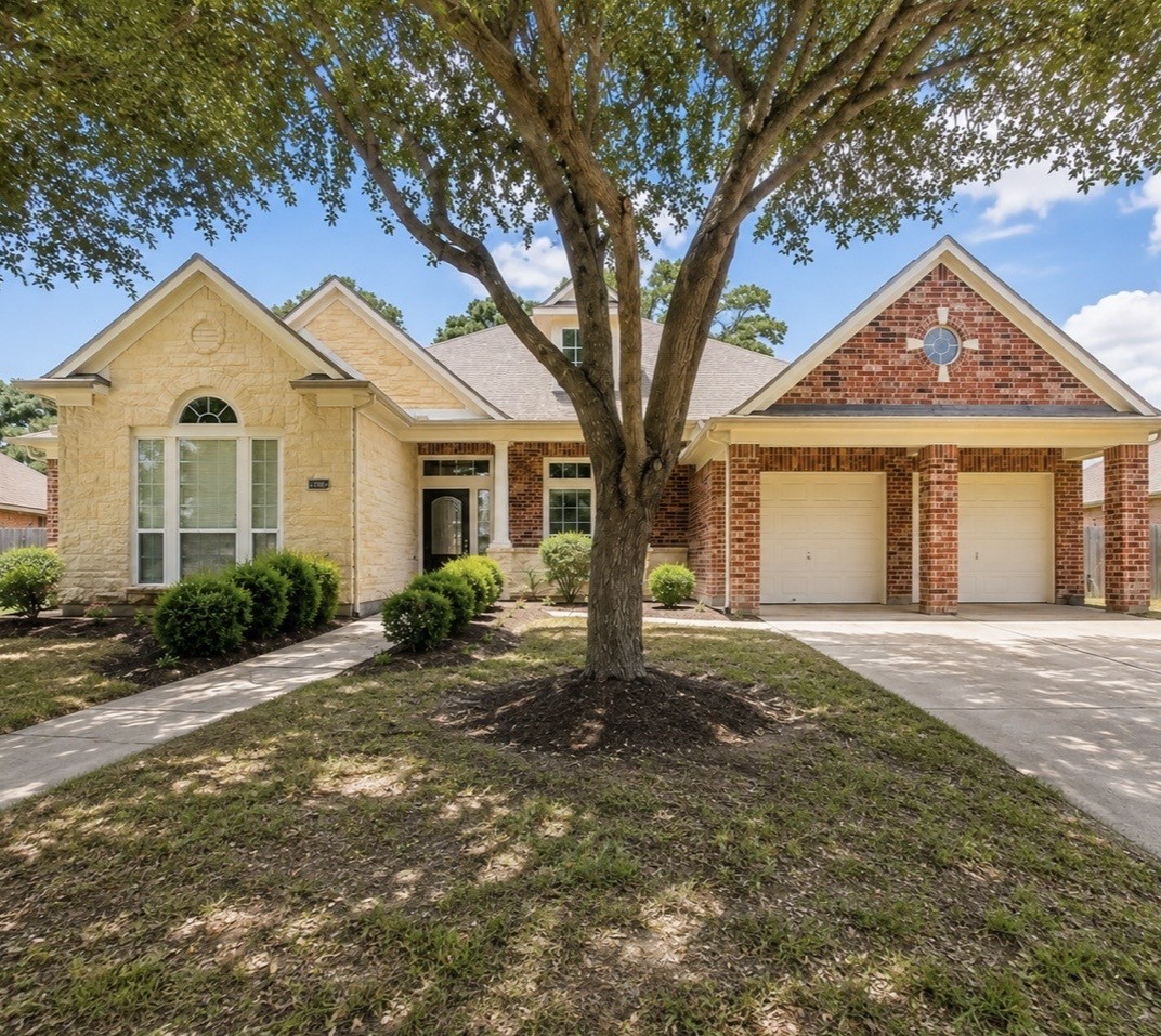 15923 Maple Shores Drive Property Photo 1