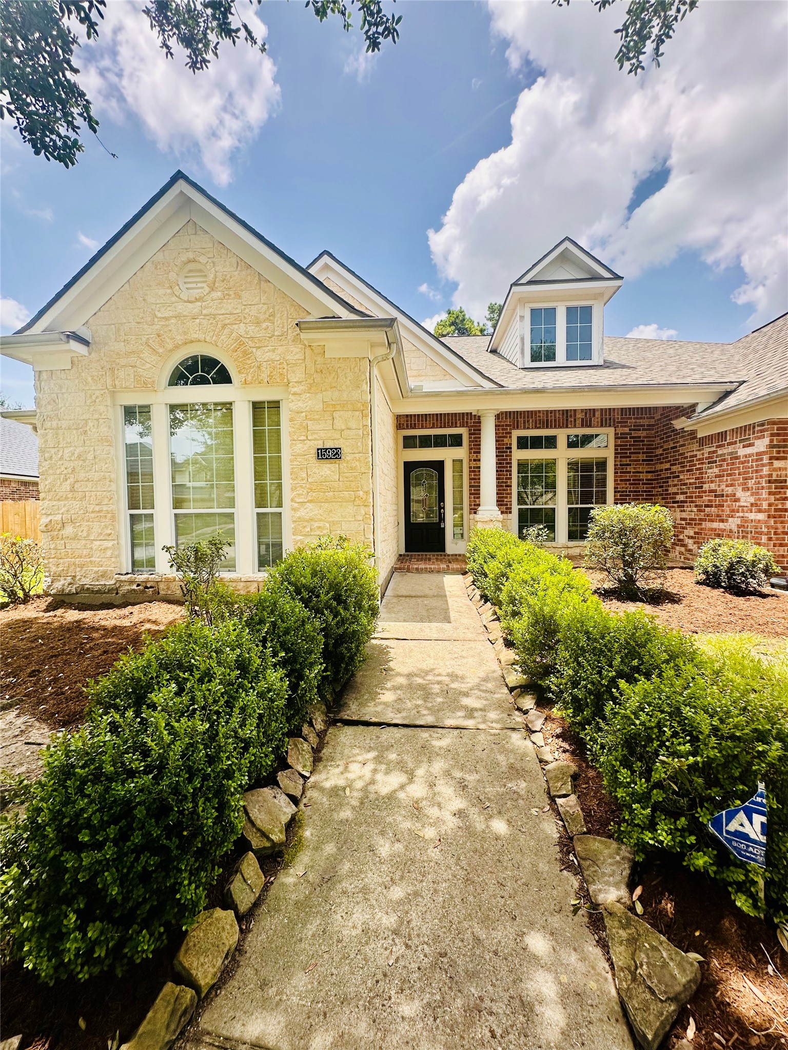 15923 Maple Shores Drive Property Photo 4