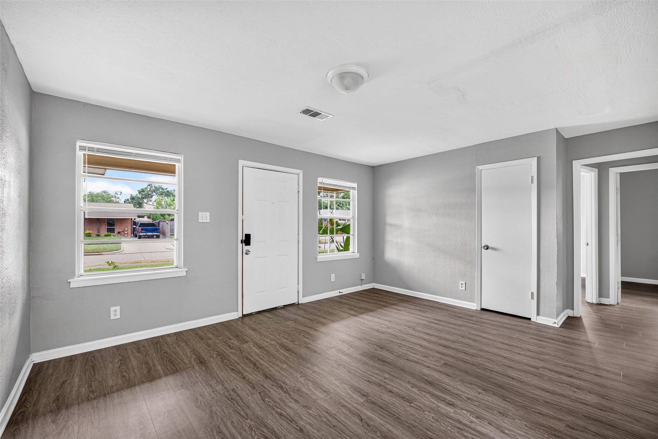 9610 Foredale Street Property Photo 6