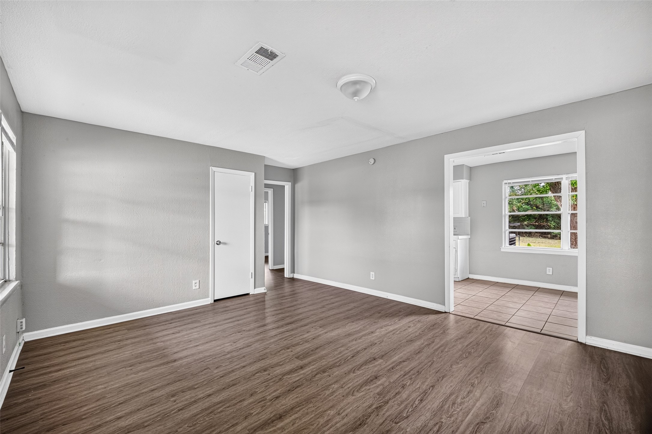 9610 Foredale Street Property Photo 7