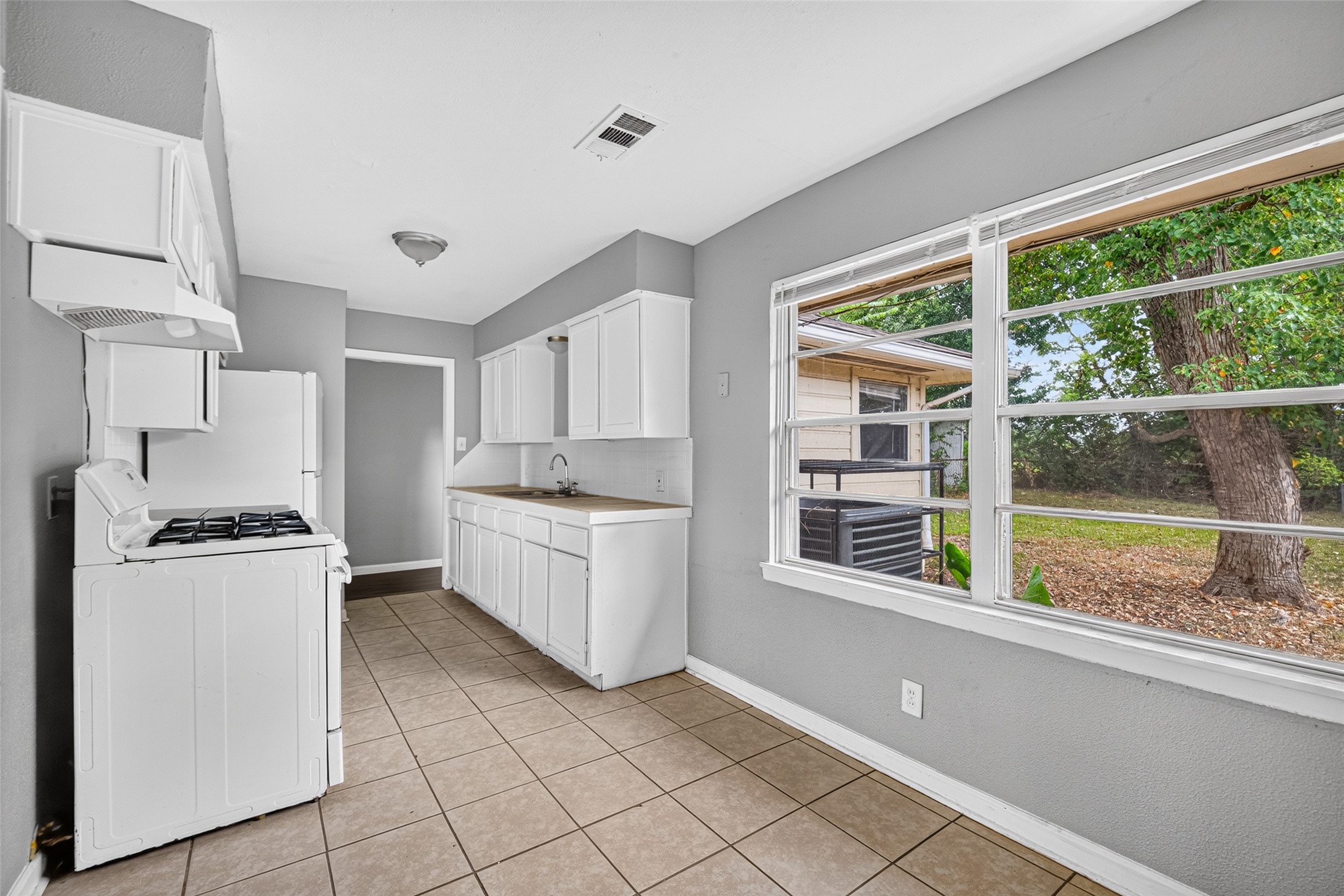 9610 Foredale Street Property Photo 12