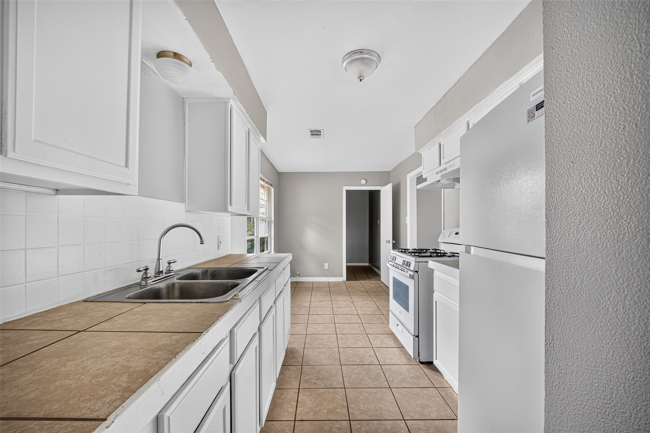 9610 Foredale Street Property Photo 15