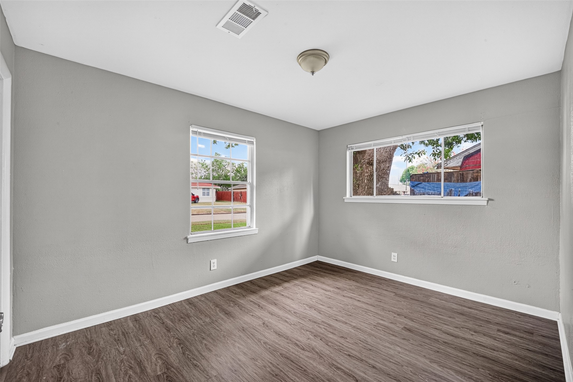 9610 Foredale Street Property Photo 20