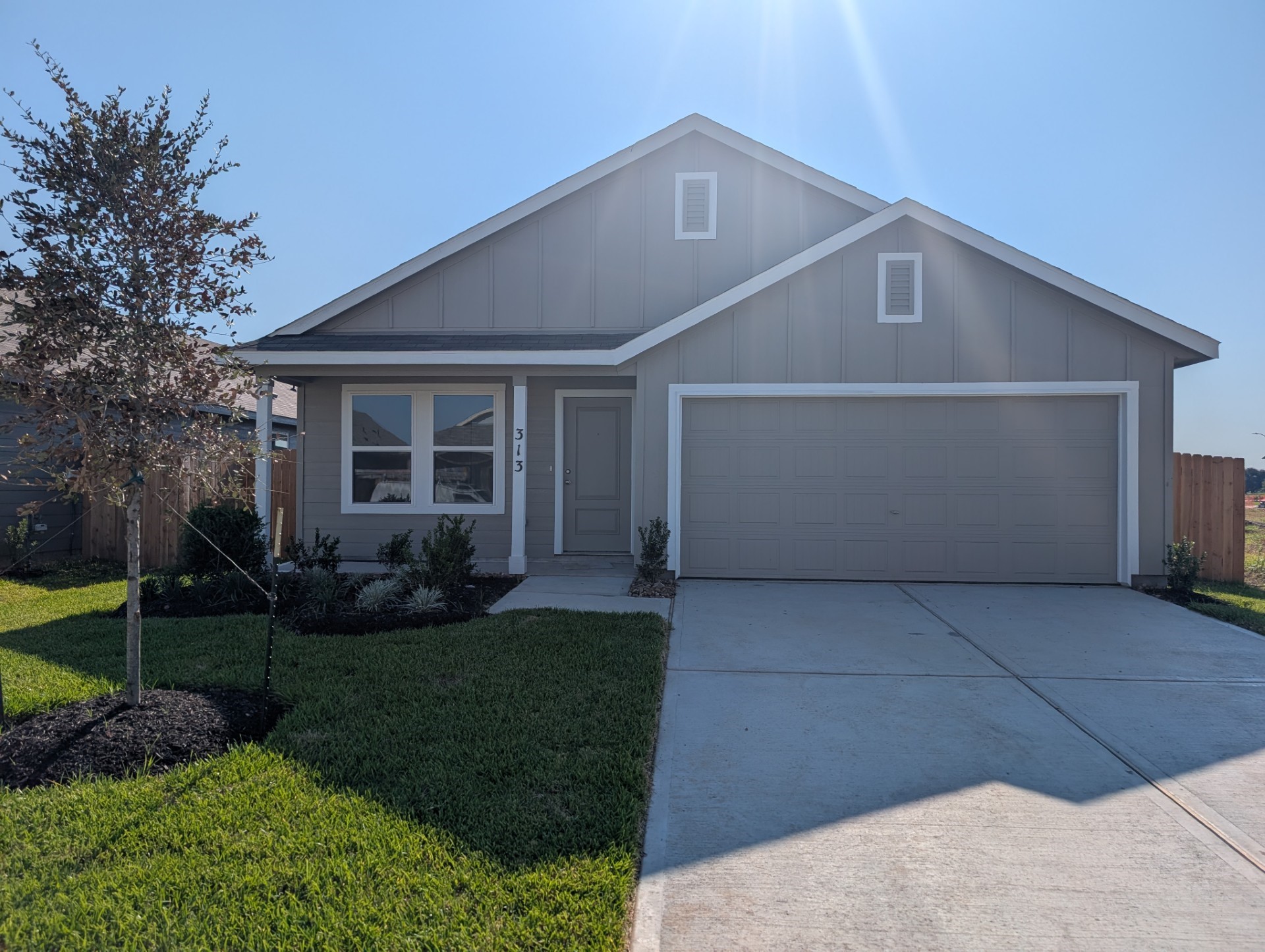 313 Nicholas Road Property Photo 1