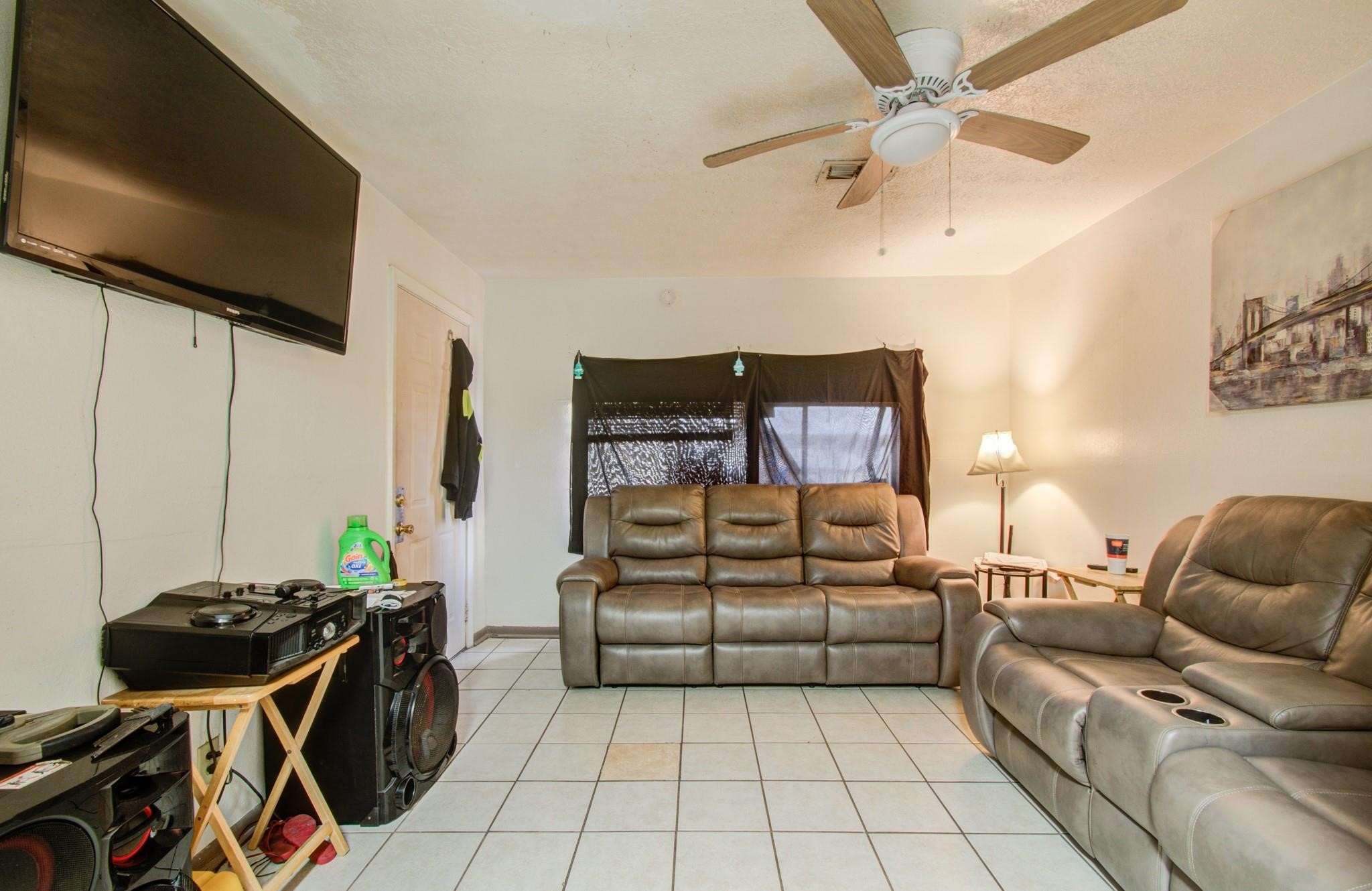 3610 Almeda Genoa Road Property Photo 4