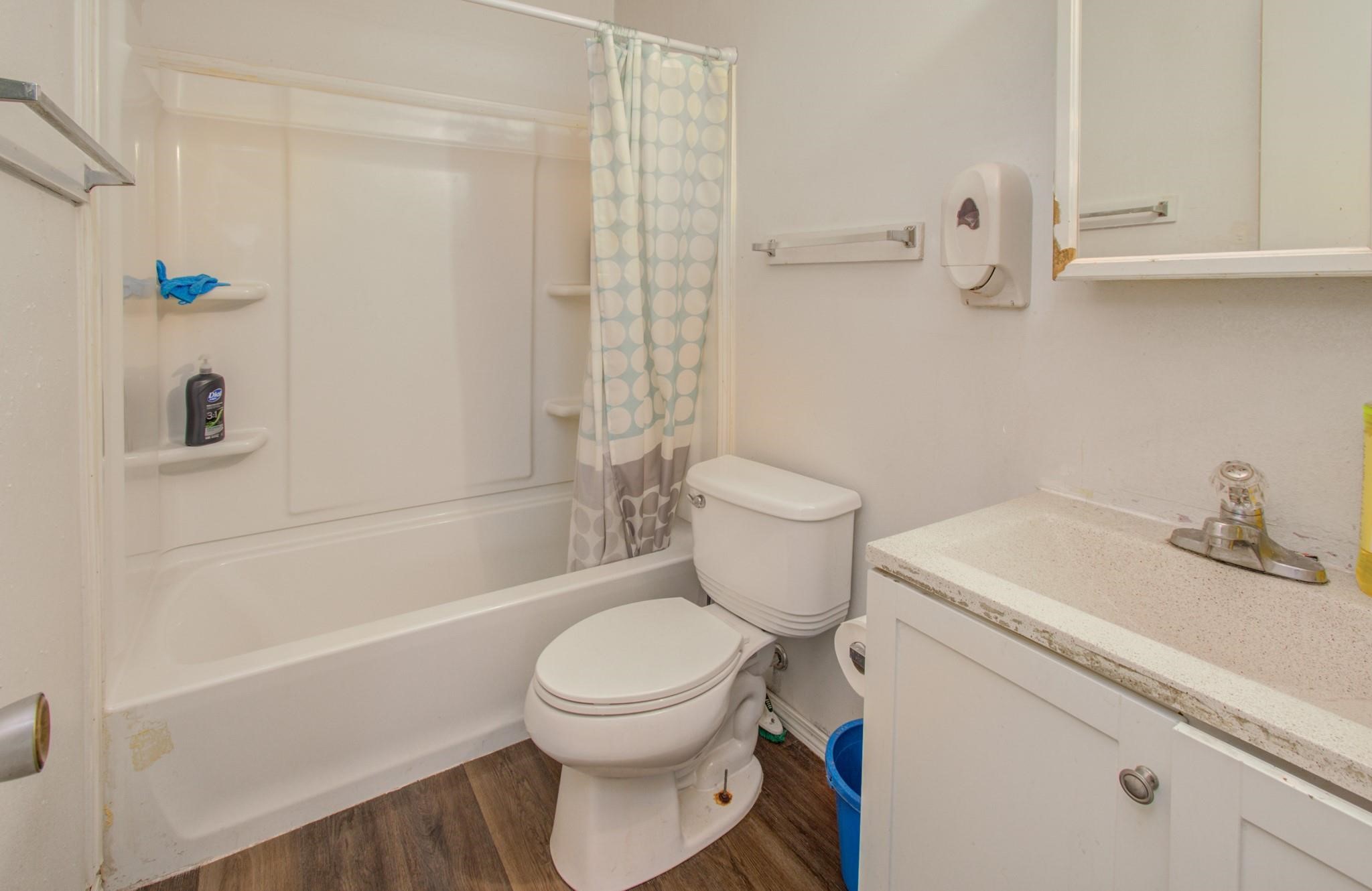 3610 Almeda Genoa Road Property Photo 10
