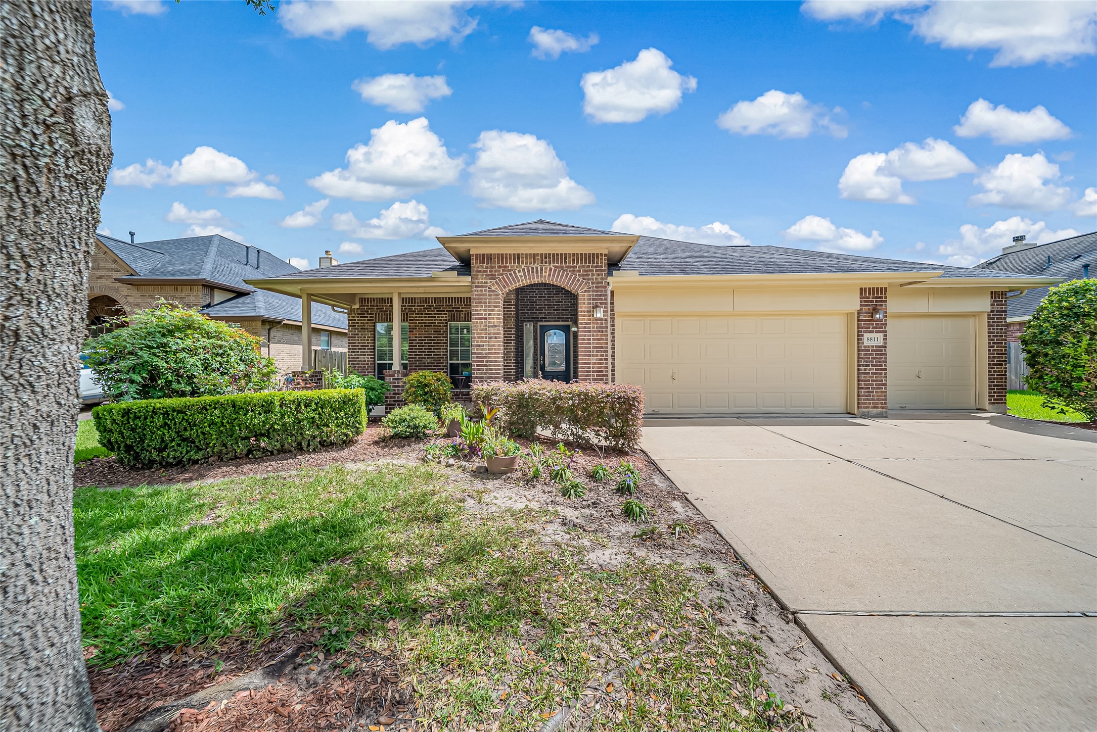 8811 Henrico Lane Property Photo 10