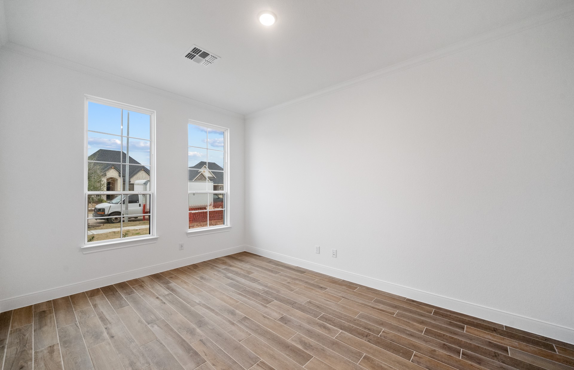 6118 Lush Pasture Lane Property Photo 3