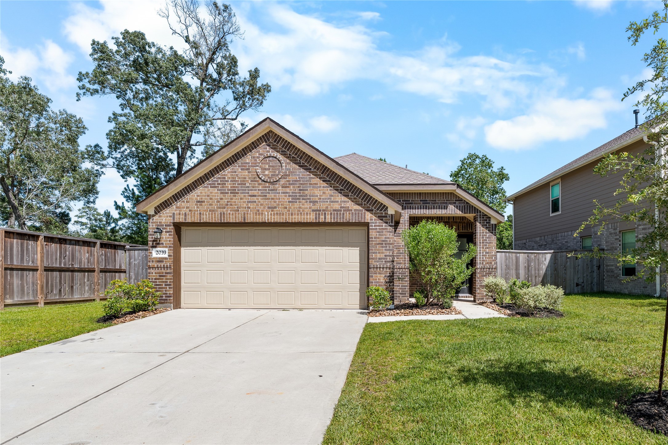 2039 Barrett Gables Drive Property Photo 1