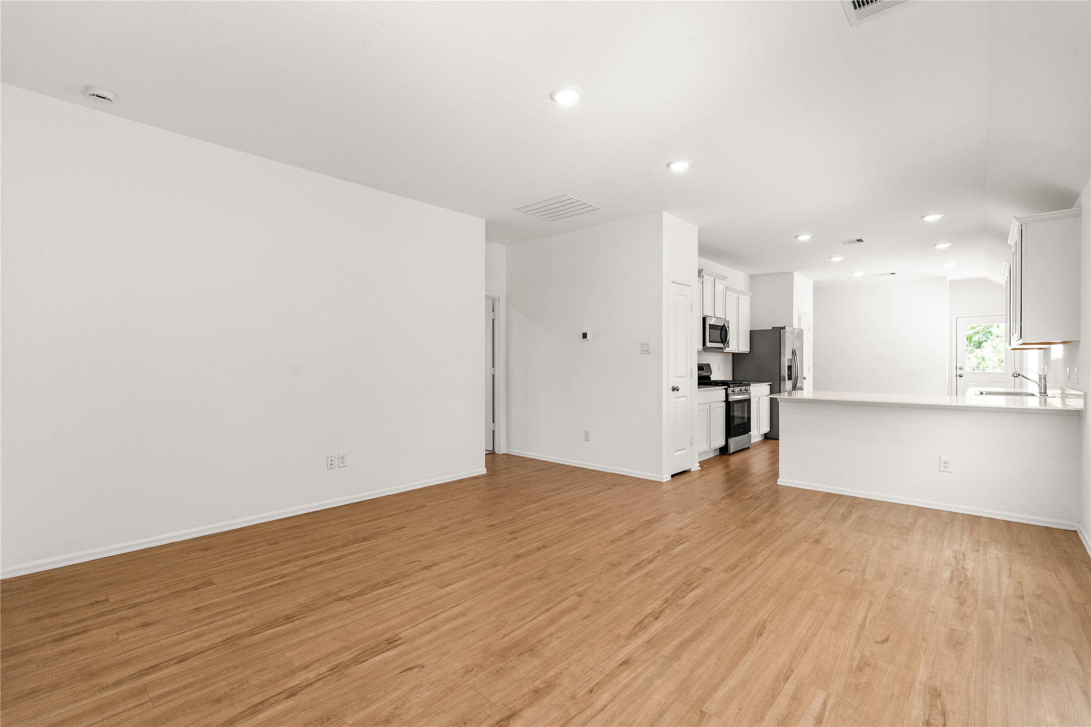 2039 Barrett Gables Drive Property Photo 4