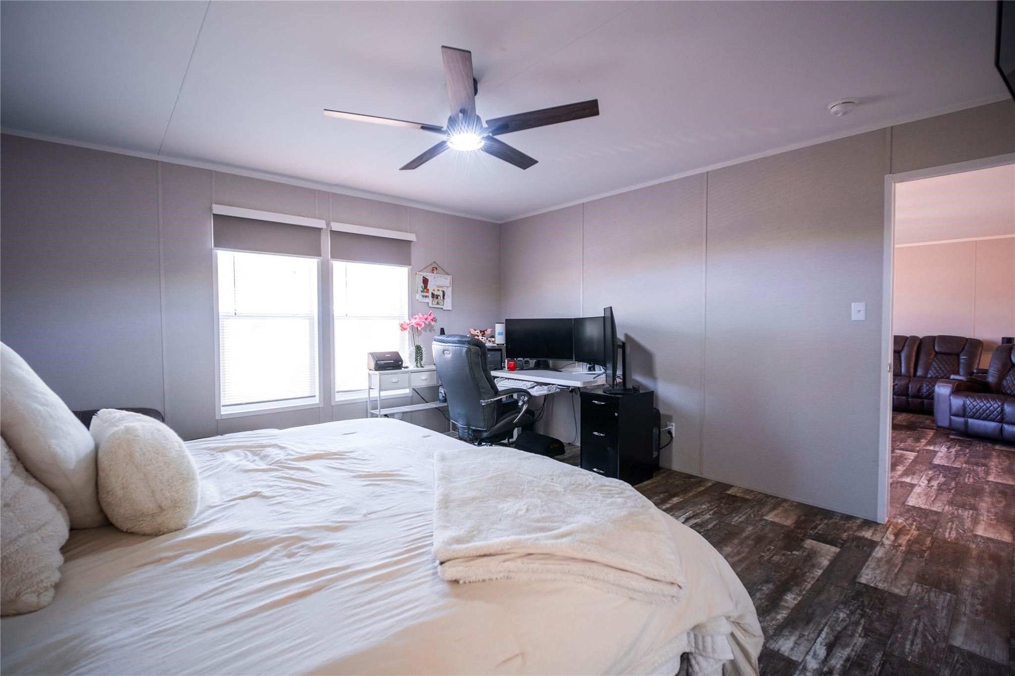 5402 Five Oaks Drive Property Photo 11