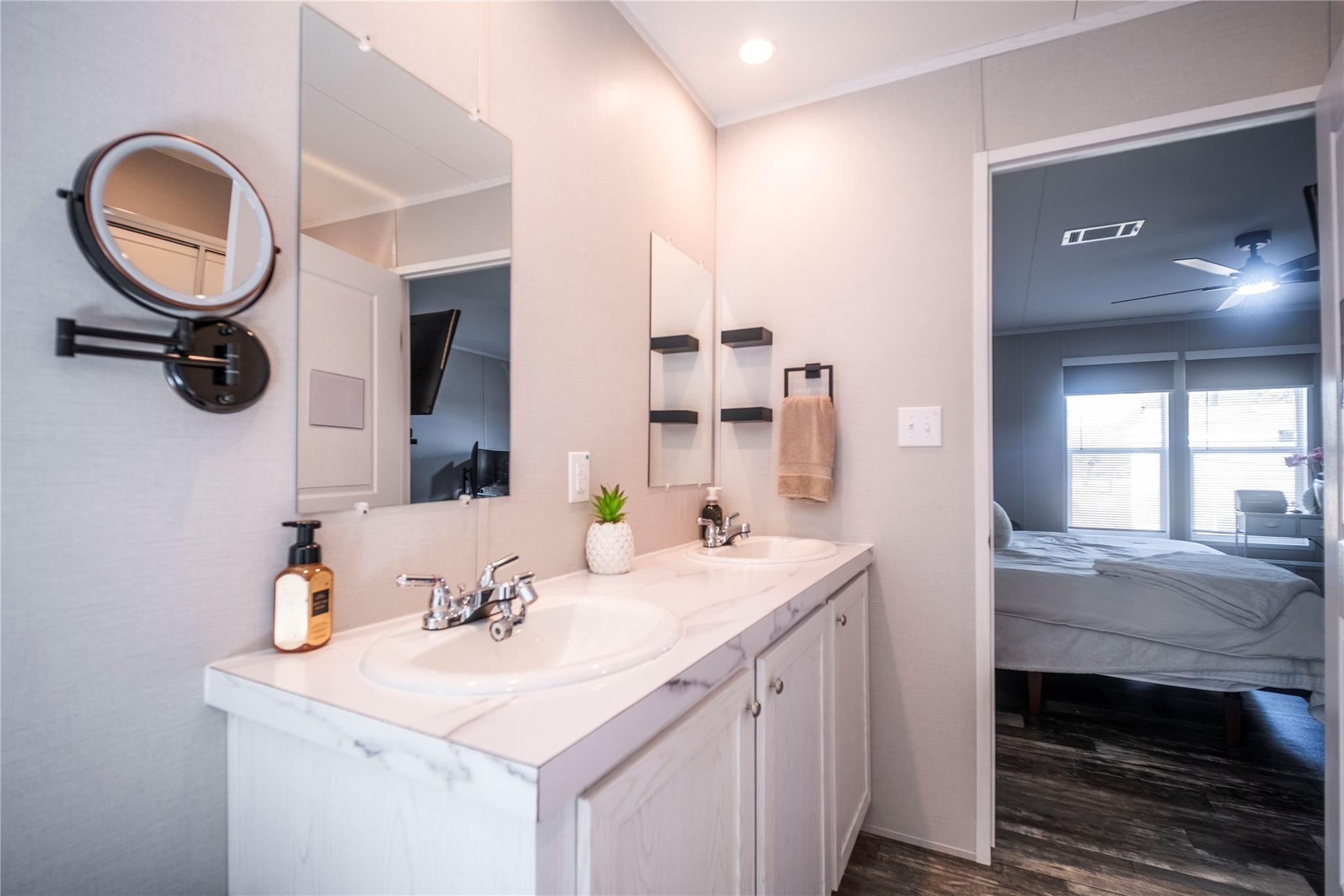 5402 Five Oaks Drive Property Photo 15