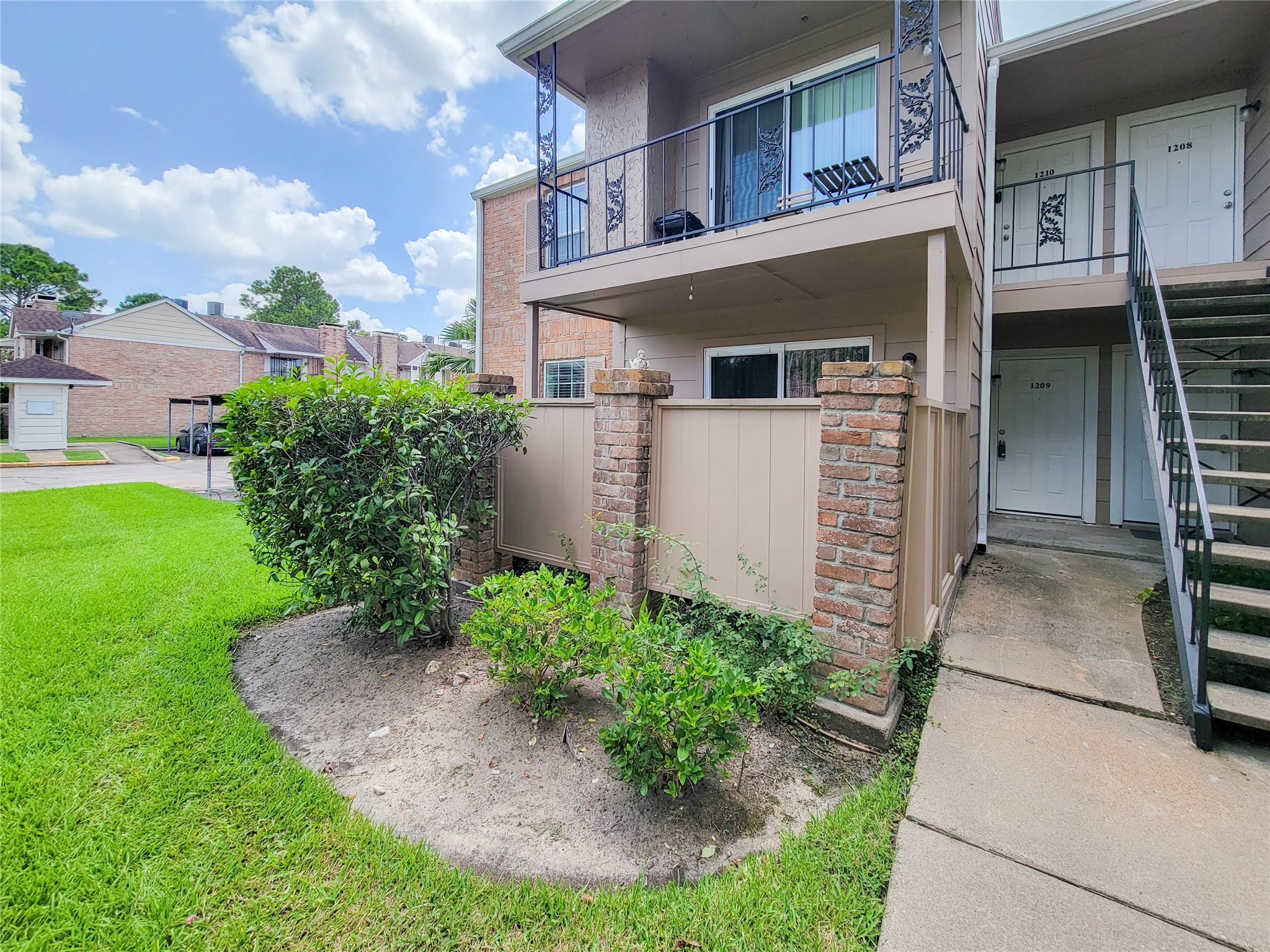 2800 Jeanetta 1209 Property Photo 2