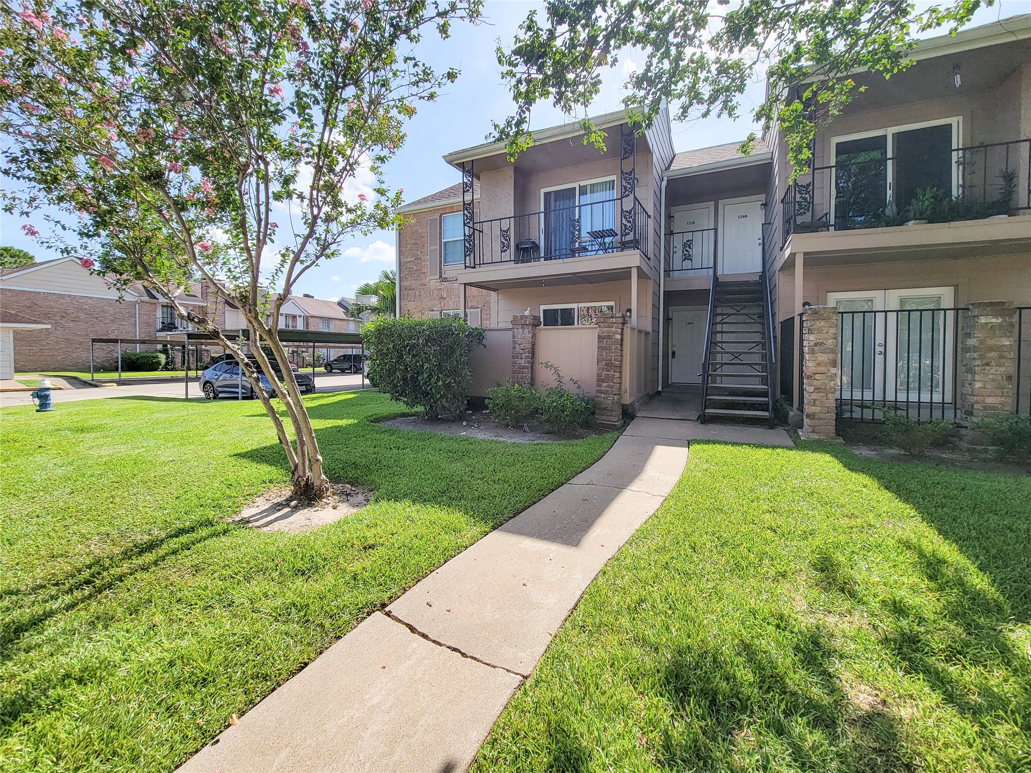 2800 Jeanetta 1209 Property Photo 4