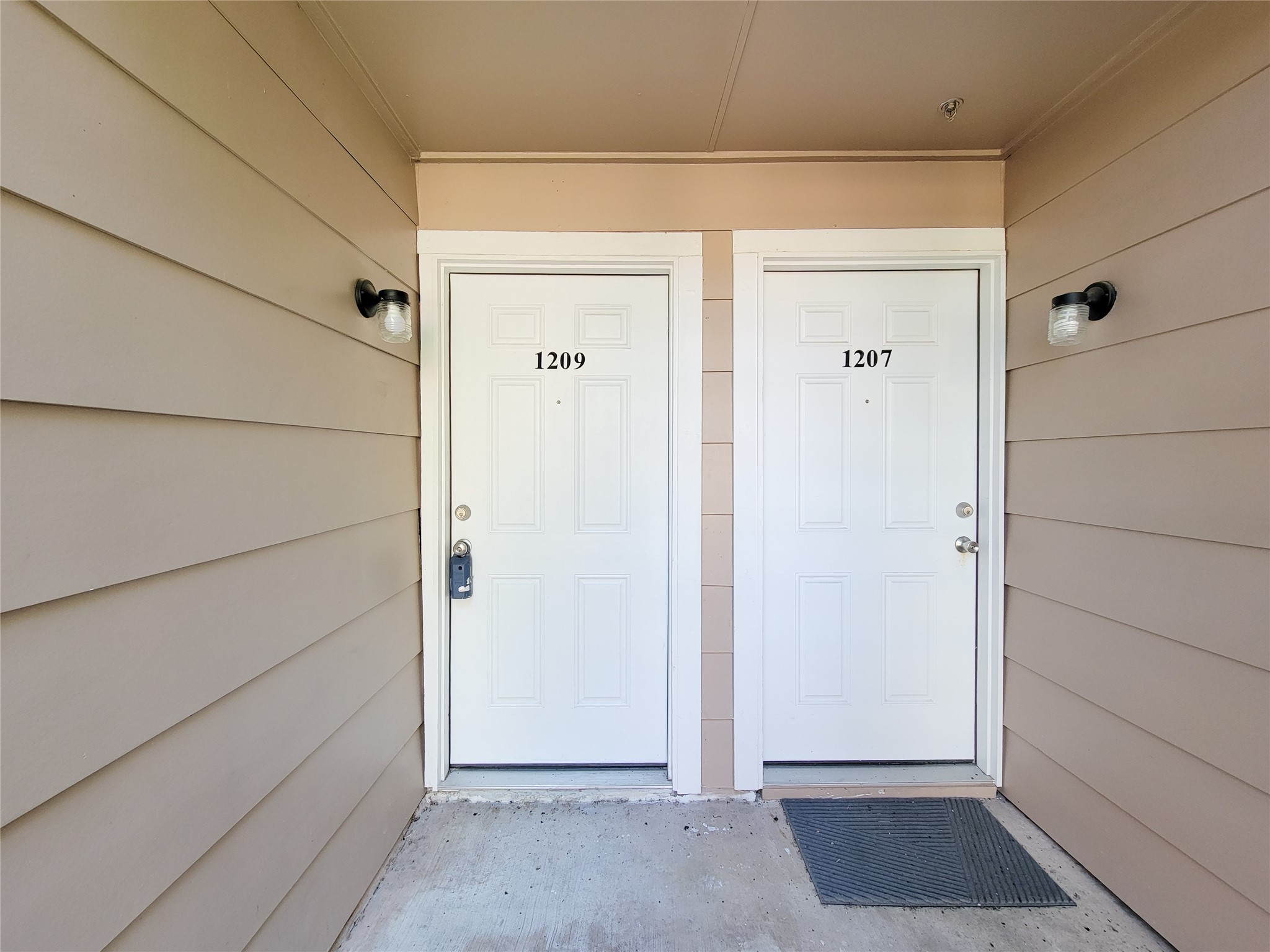 2800 Jeanetta 1209 Property Photo 6