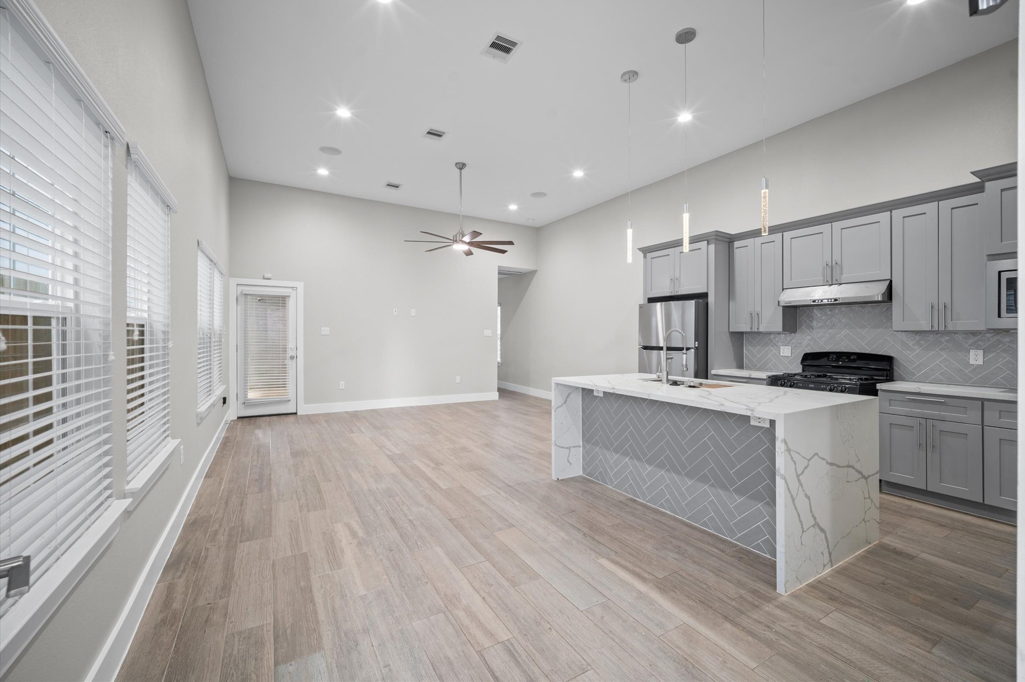 10017 Morocco Road Property Photo 1