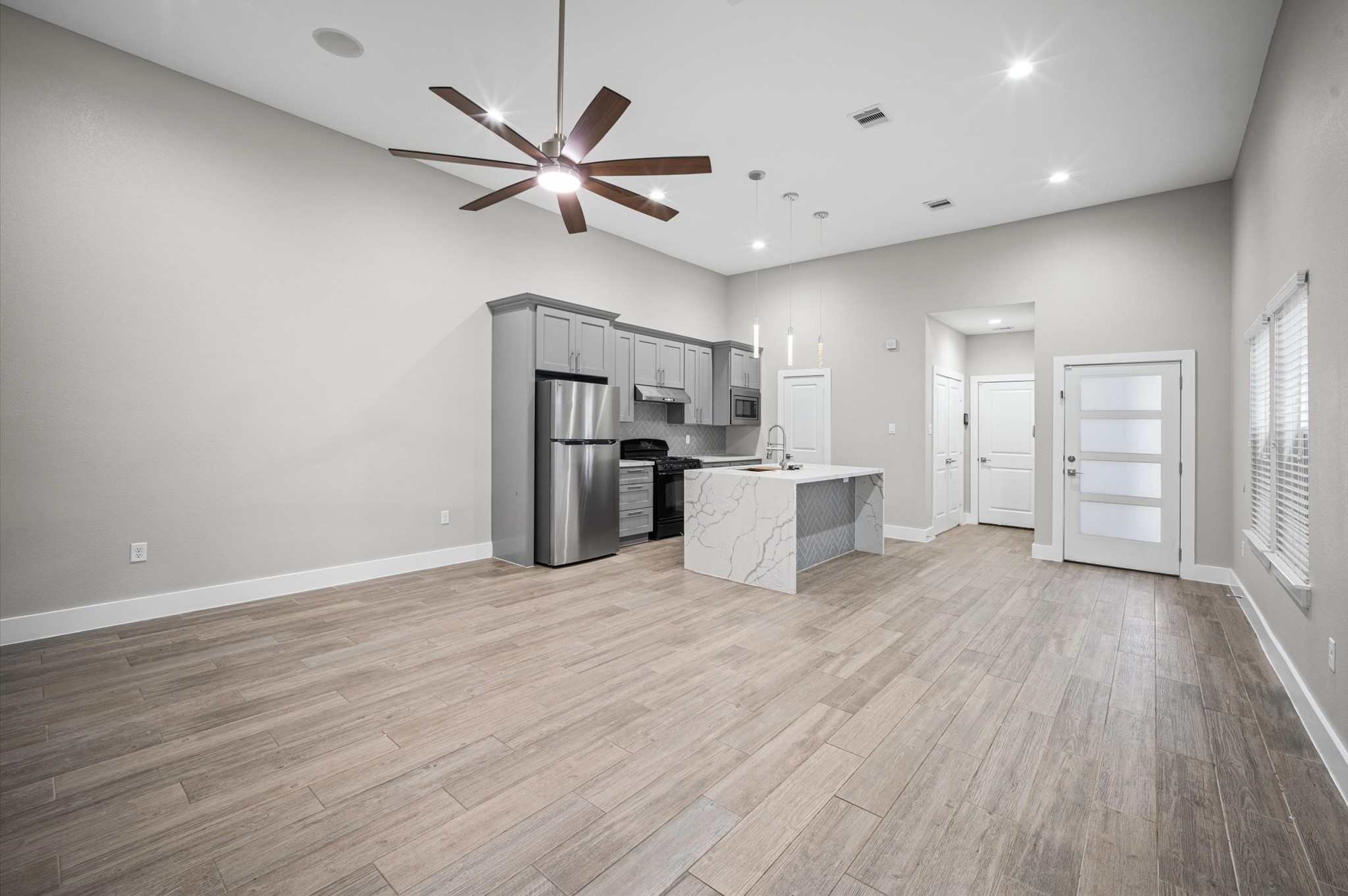10017 Morocco Road Property Photo 4