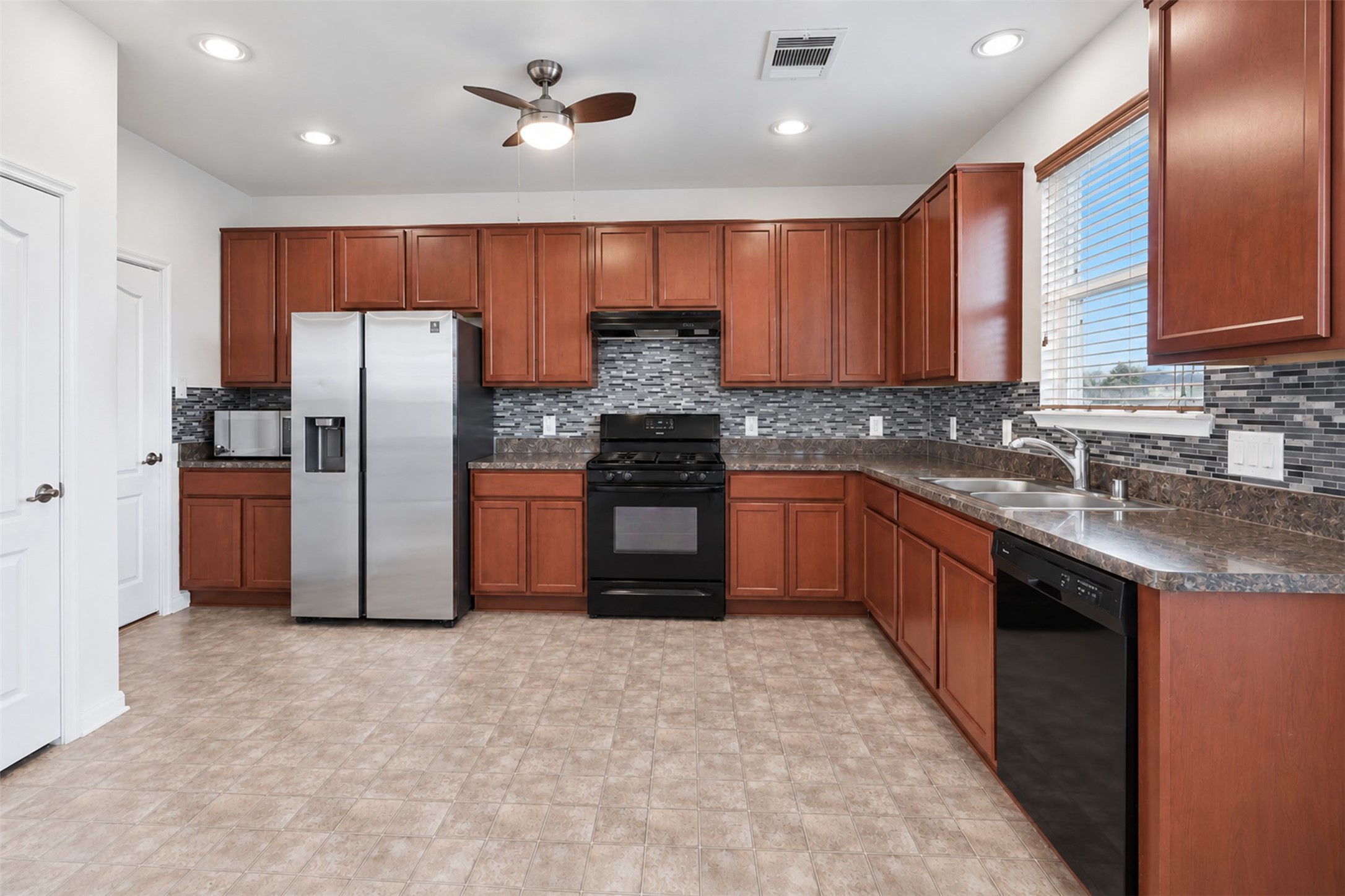 22403 Auburn Valley Lane Property Photo 3