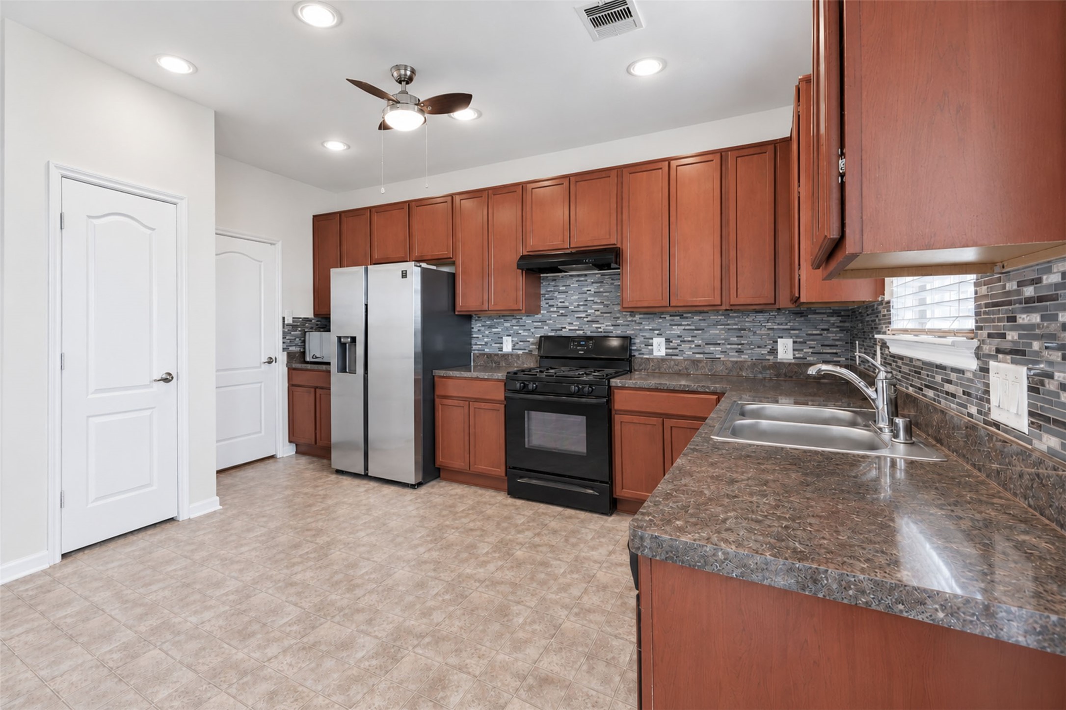 22403 Auburn Valley Lane Property Photo 4