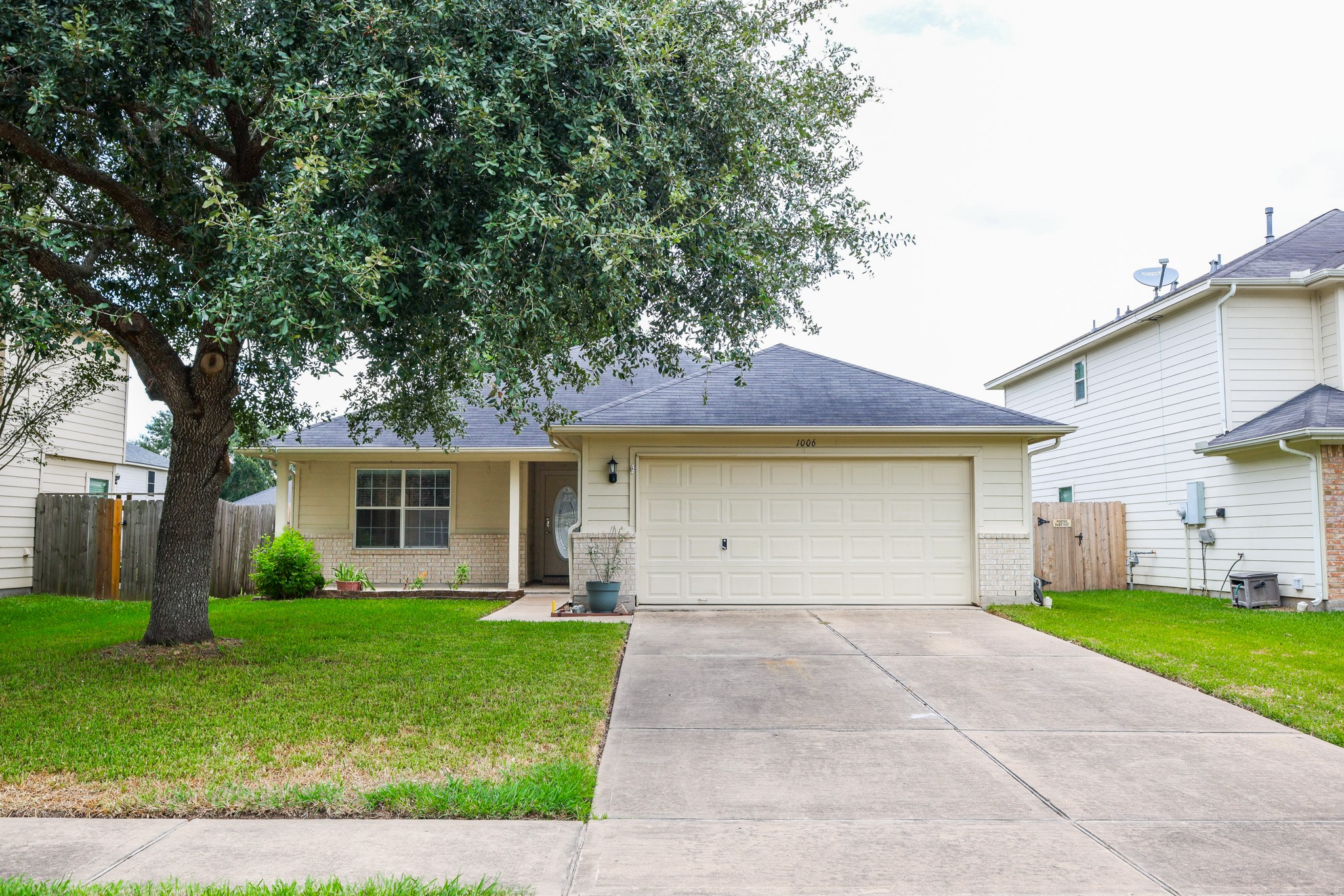 1006 Harrisburg Court Property Photo 1