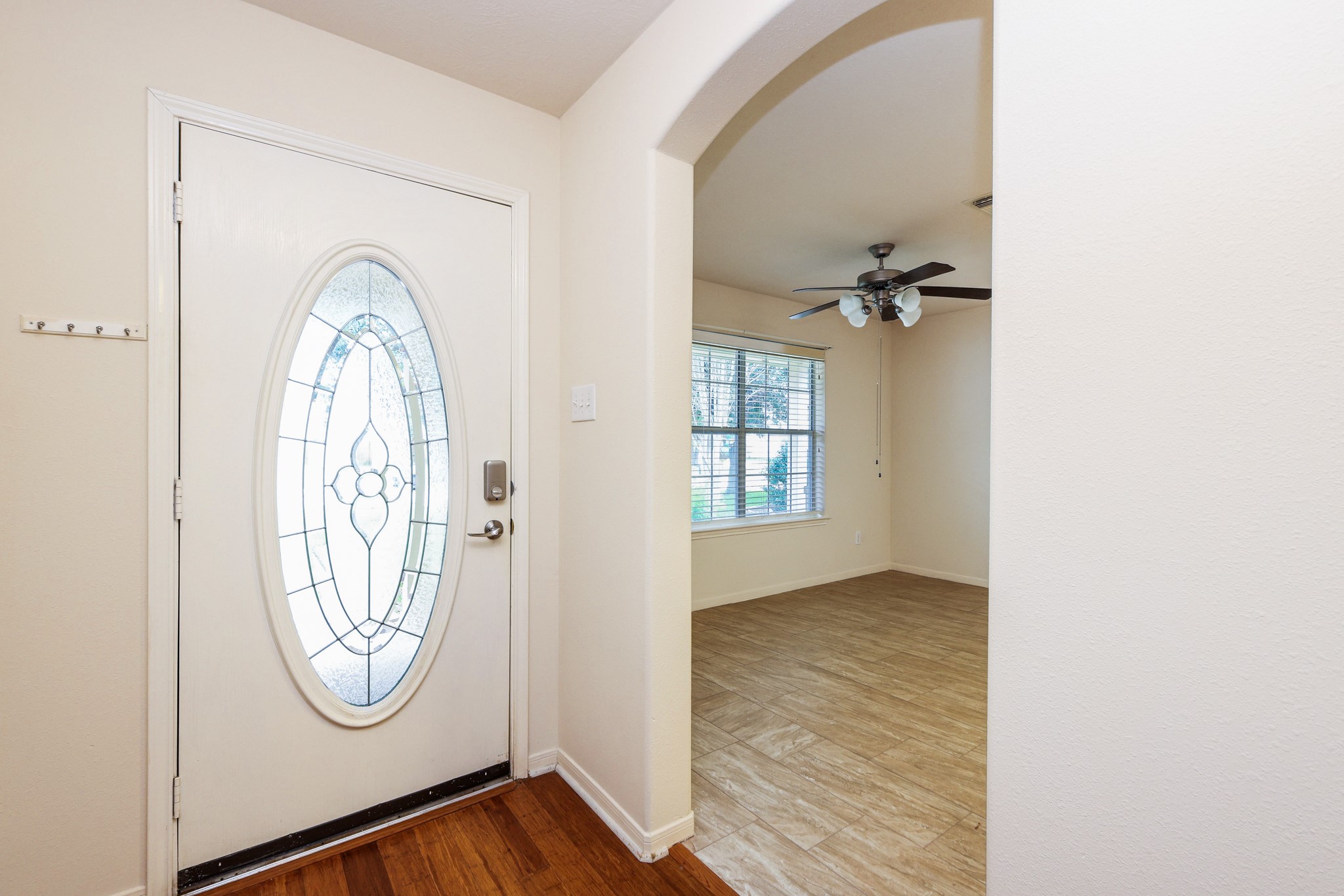 1006 Harrisburg Court Property Photo 3