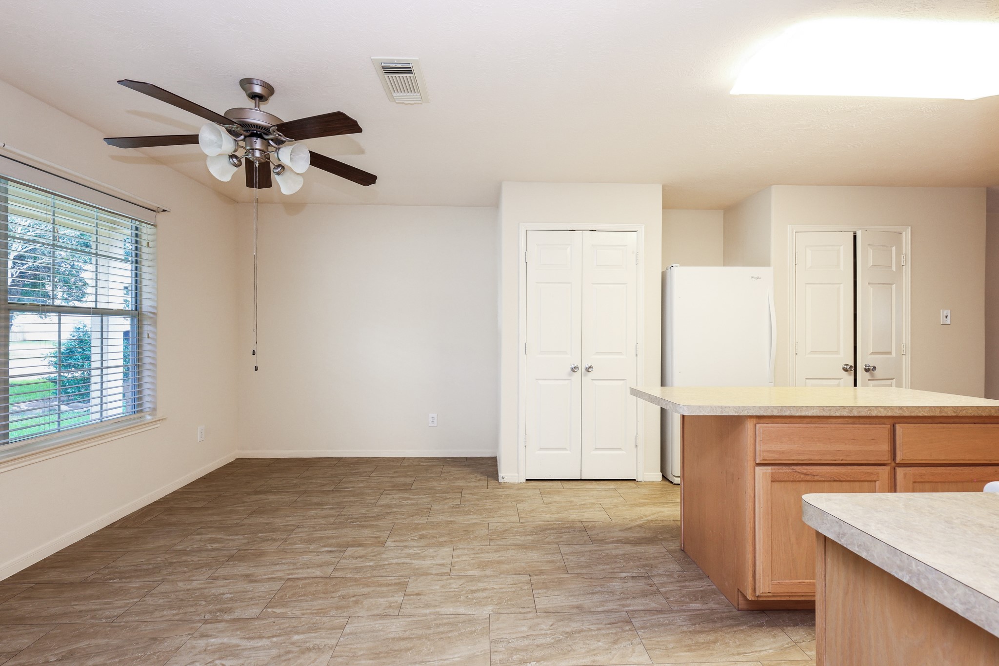 1006 Harrisburg Court Property Photo 4