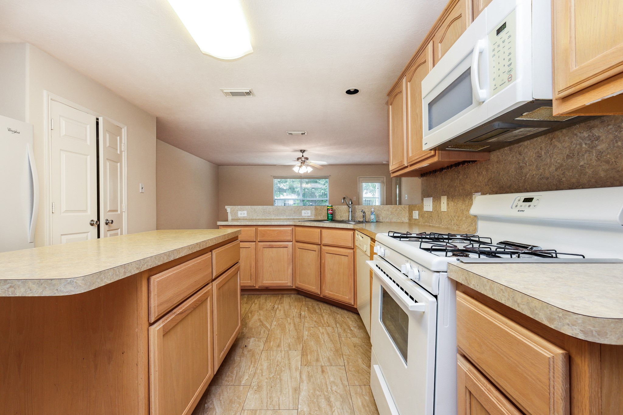1006 Harrisburg Court Property Photo 7