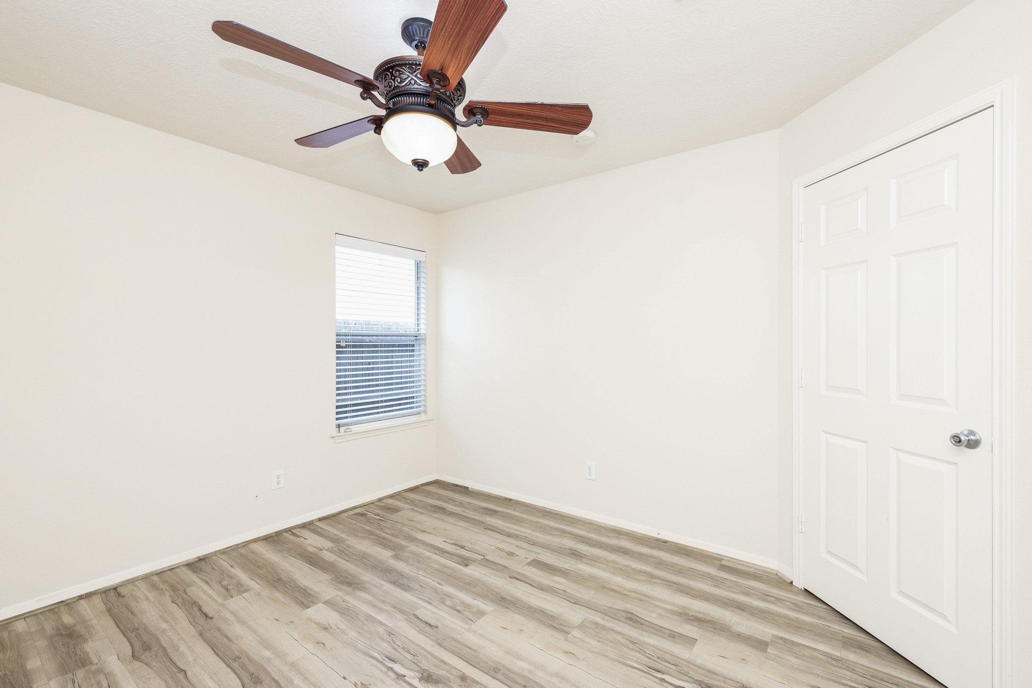 1006 Harrisburg Court Property Photo 17