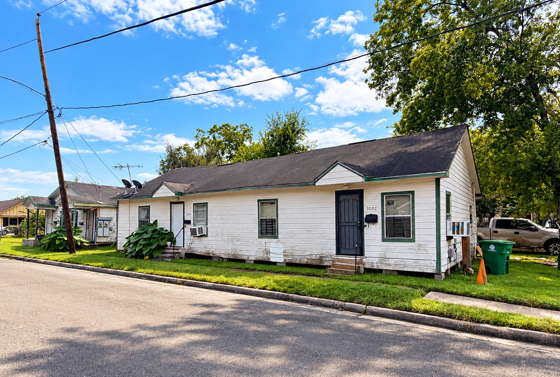 3202 Orange Street Property Photo 4