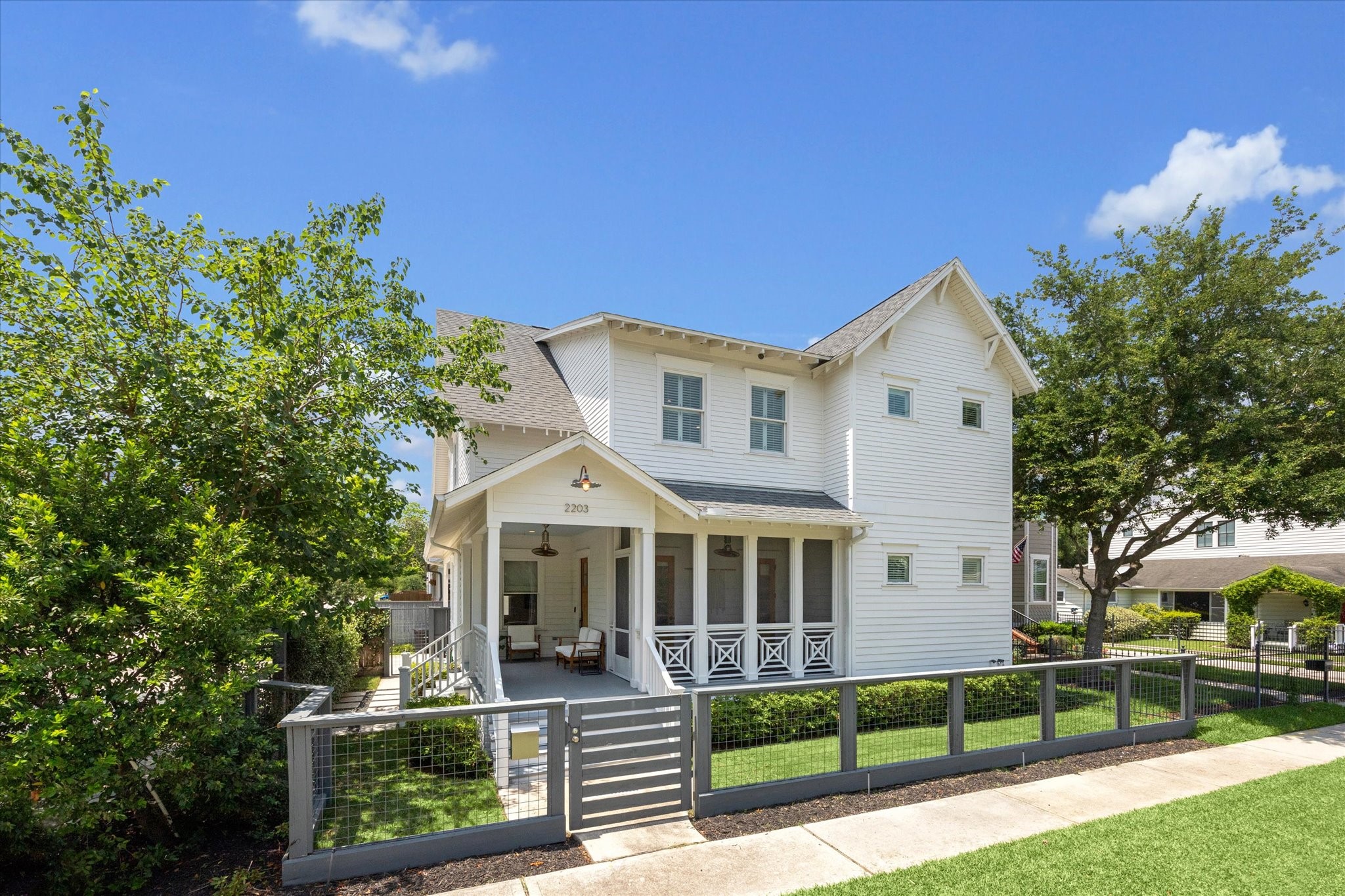 2203 Oxford Street Property Photo