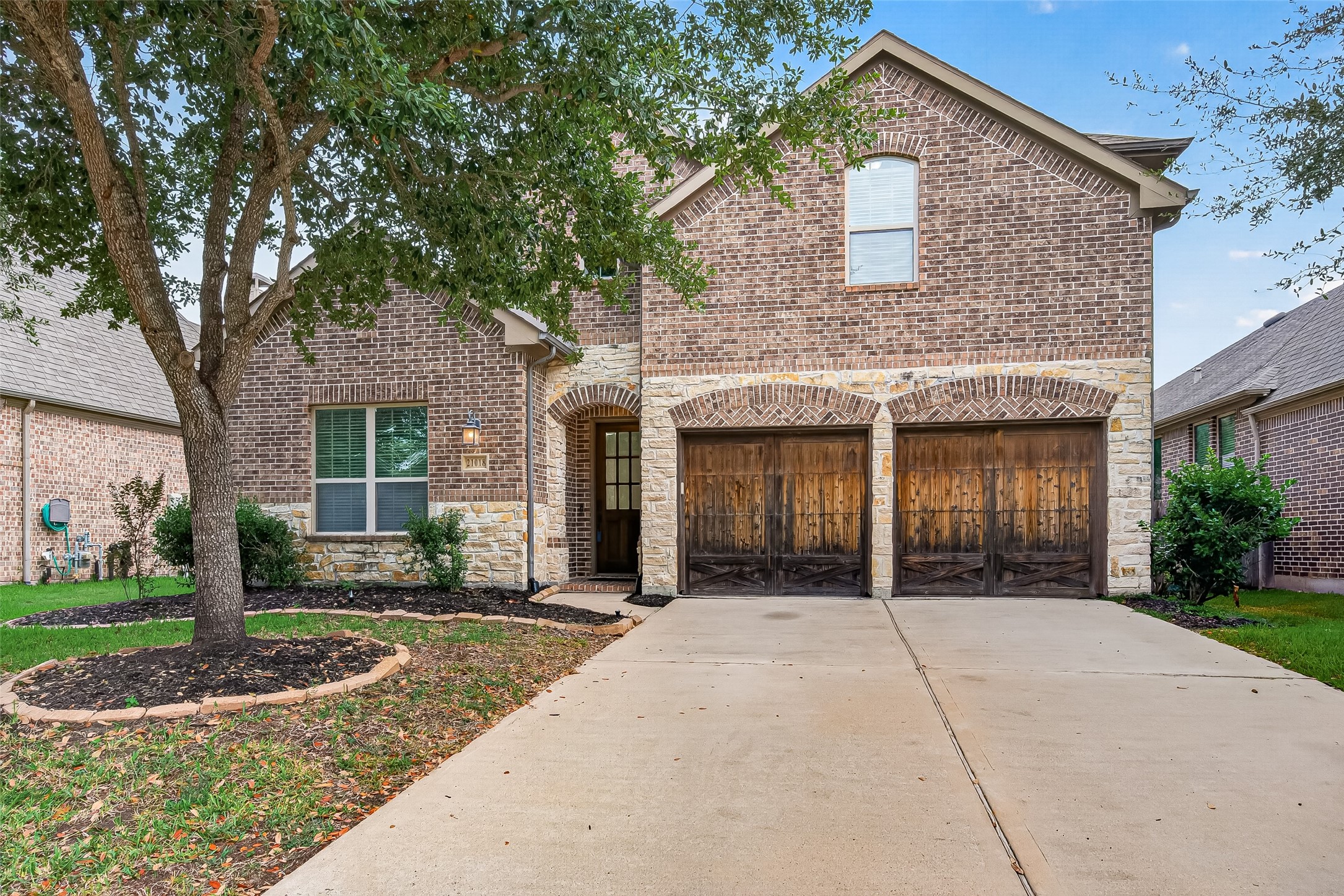 21018 Shelbyville Drive Property Photo 2