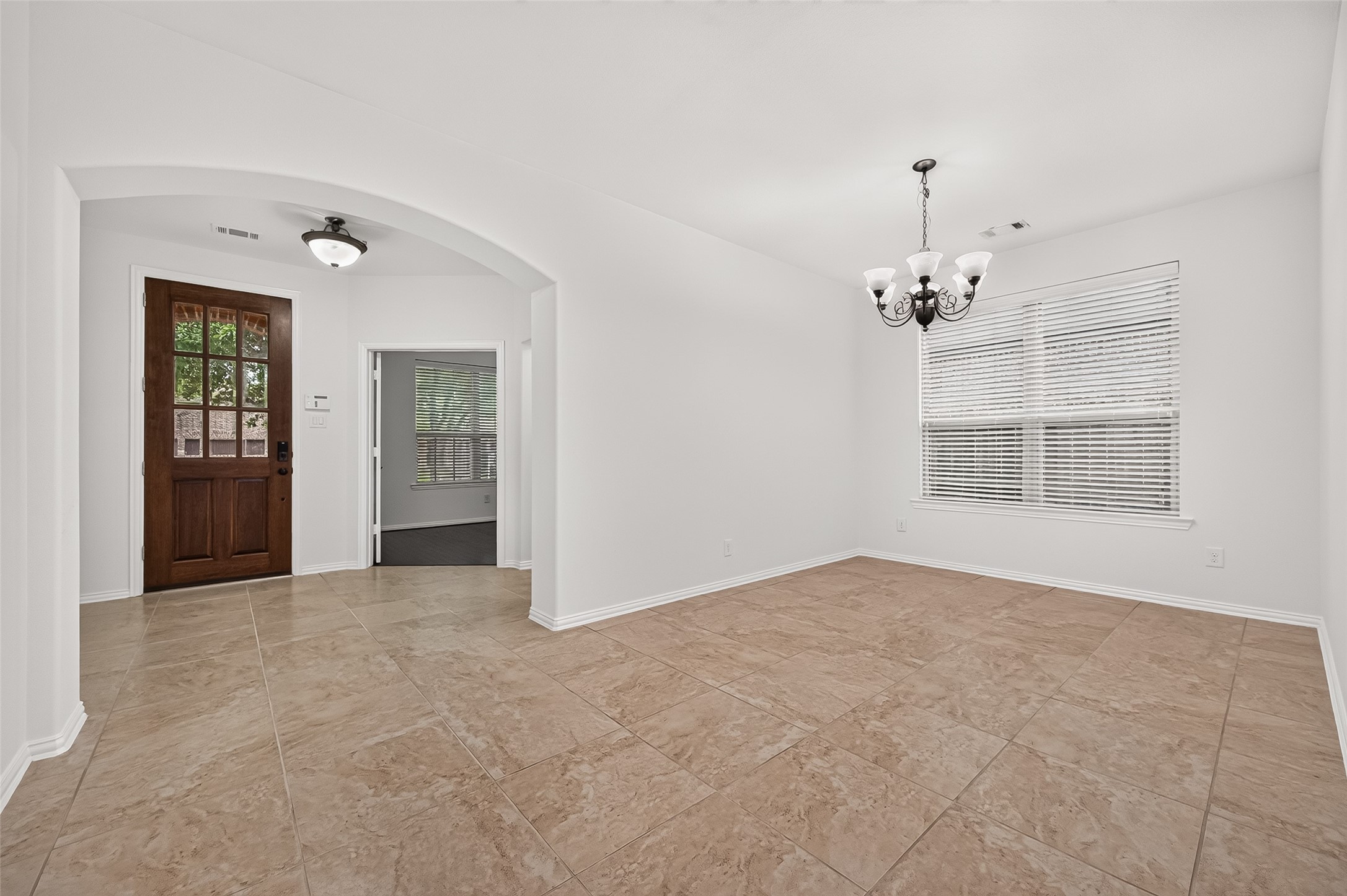 21018 Shelbyville Drive Property Photo 9