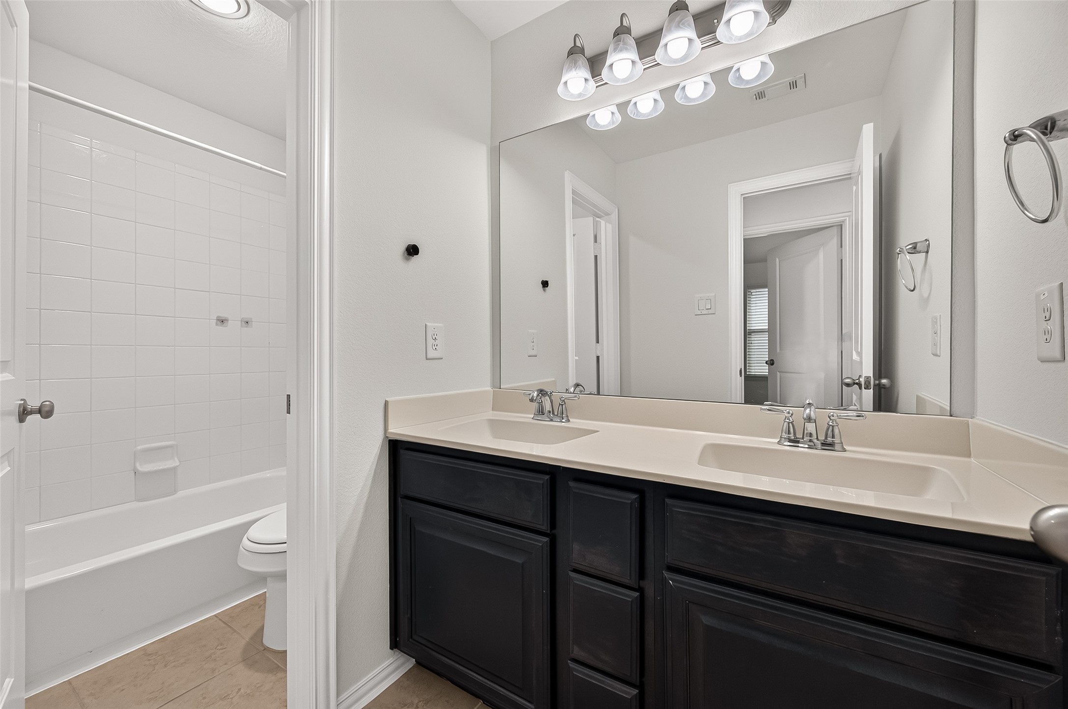 21018 Shelbyville Drive Property Photo 40