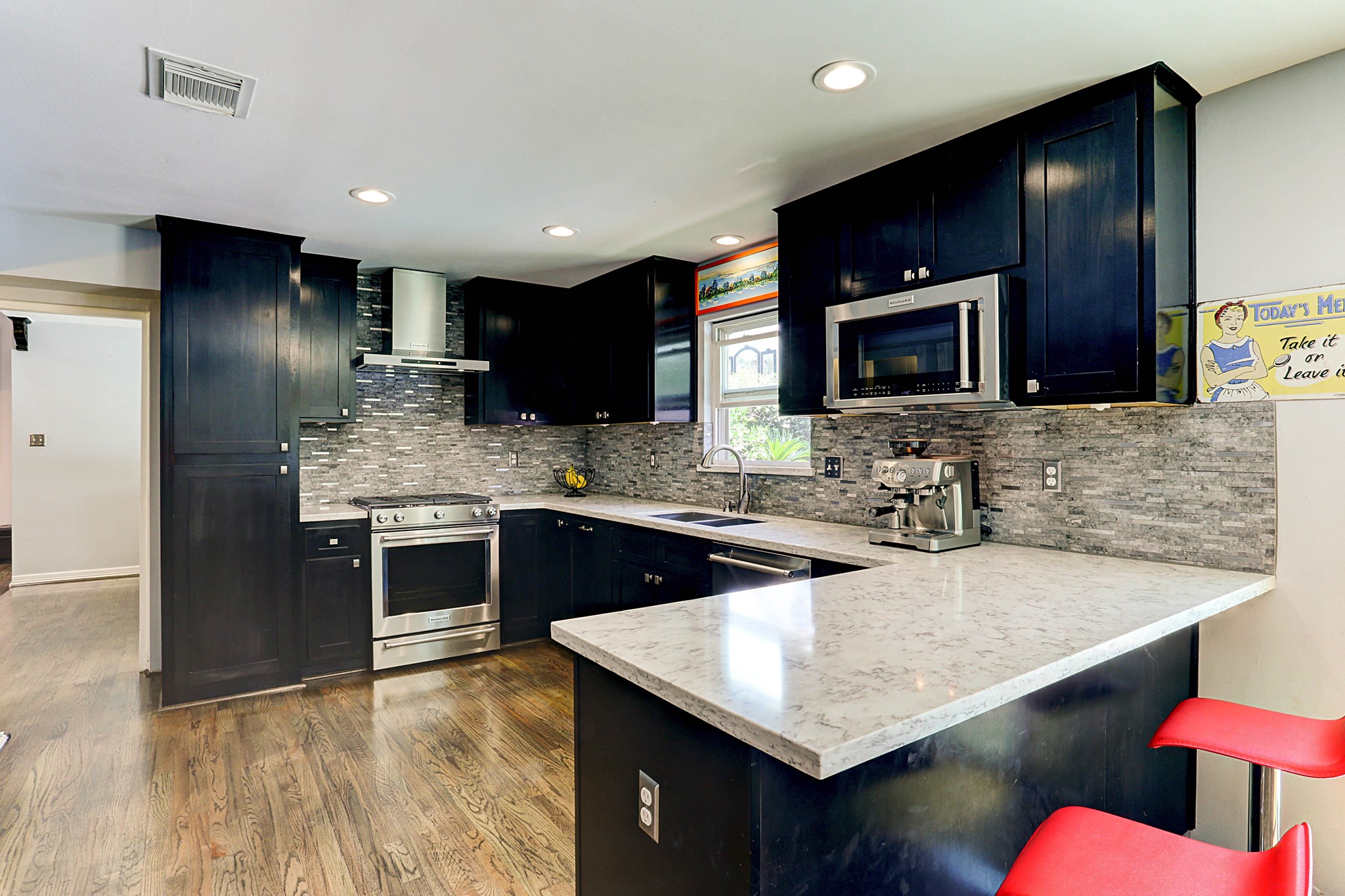 3307 Chris Drive Property Photo 1