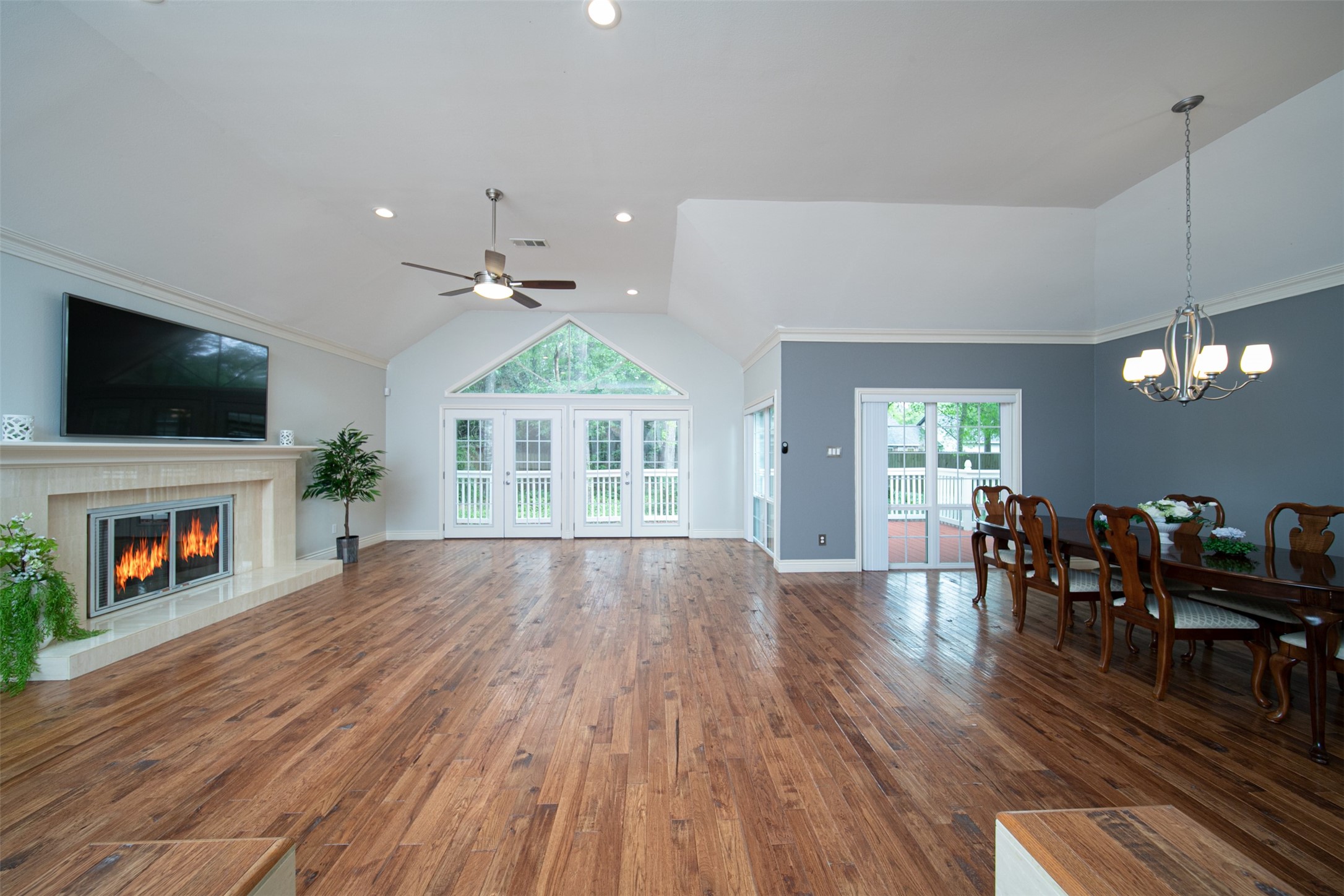 27 W Shaker Court Property Photo 8