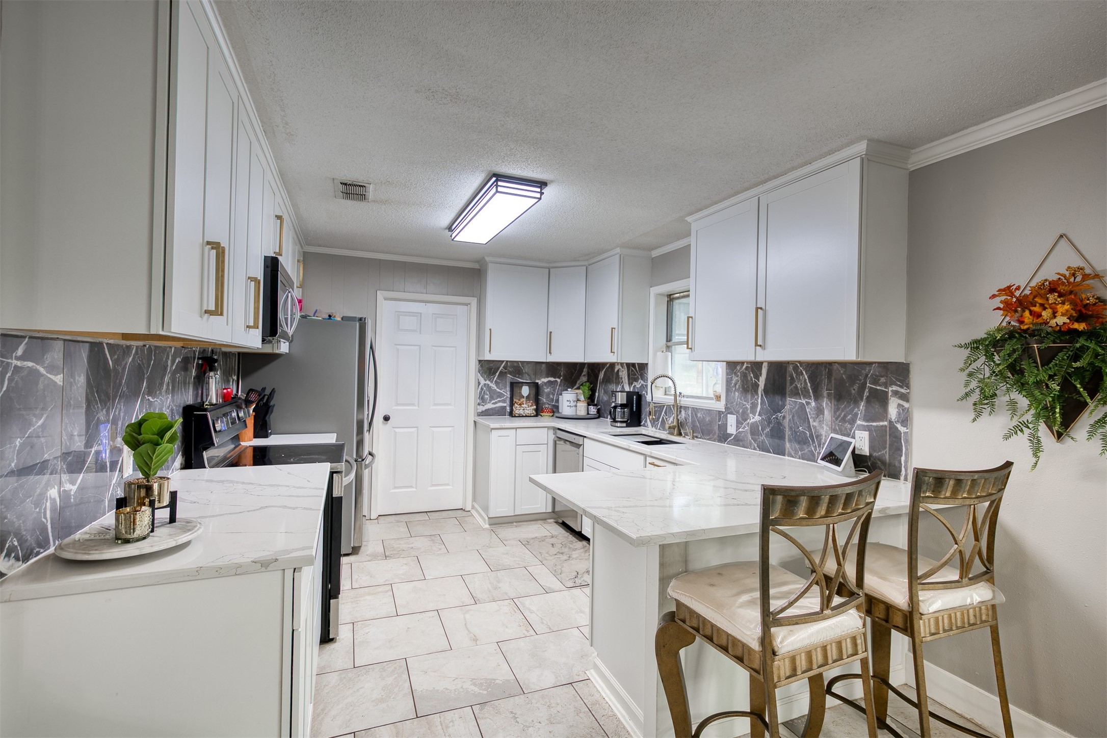 1406 E Brazos St Property Photo 7