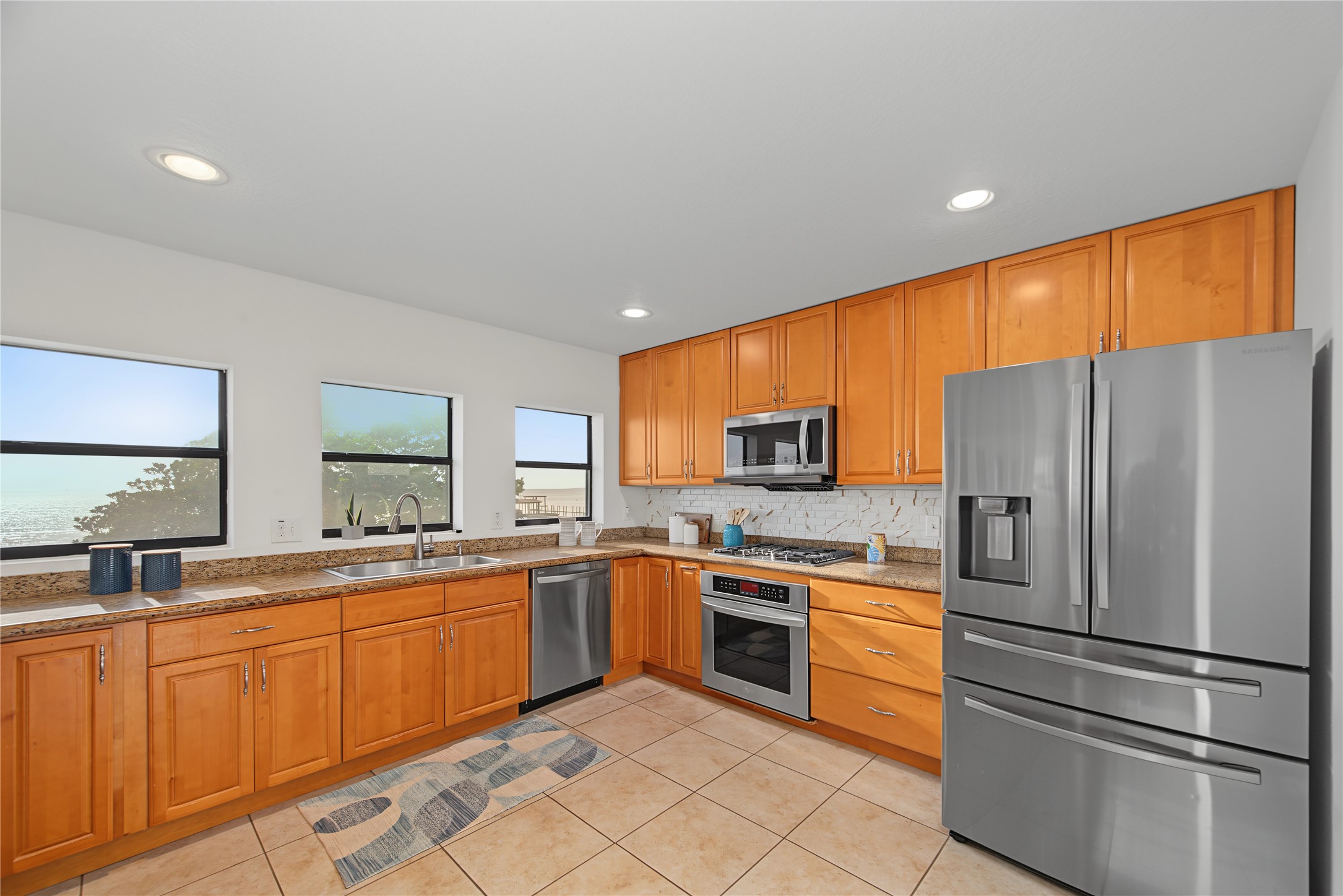 804 Bay Avenue Property Photo 21