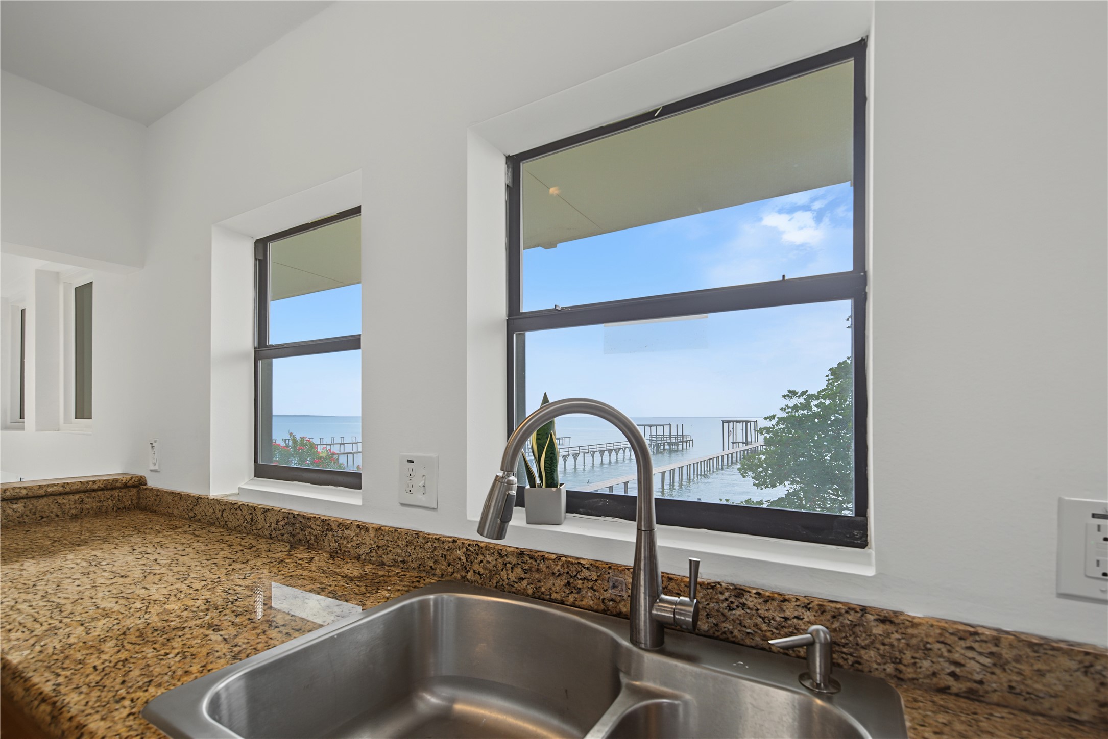 804 Bay Avenue Property Photo 22