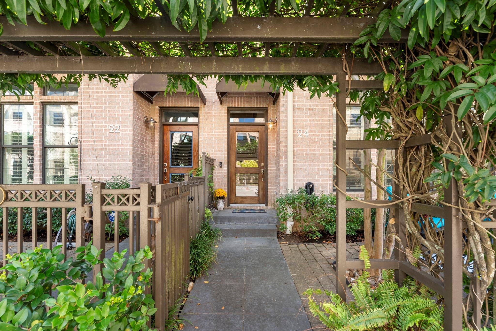 24 Riva Row Property Photo 3