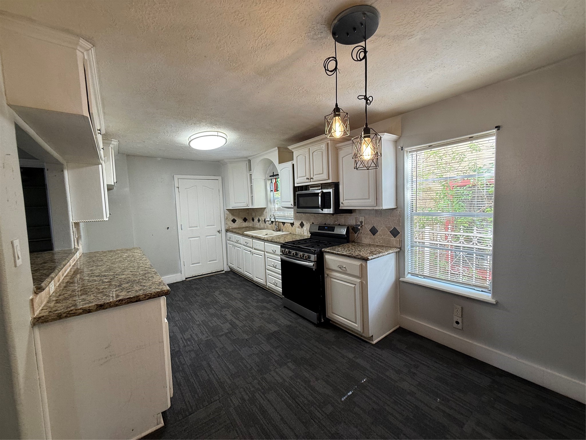7824 Detroit Street Property Photo 6