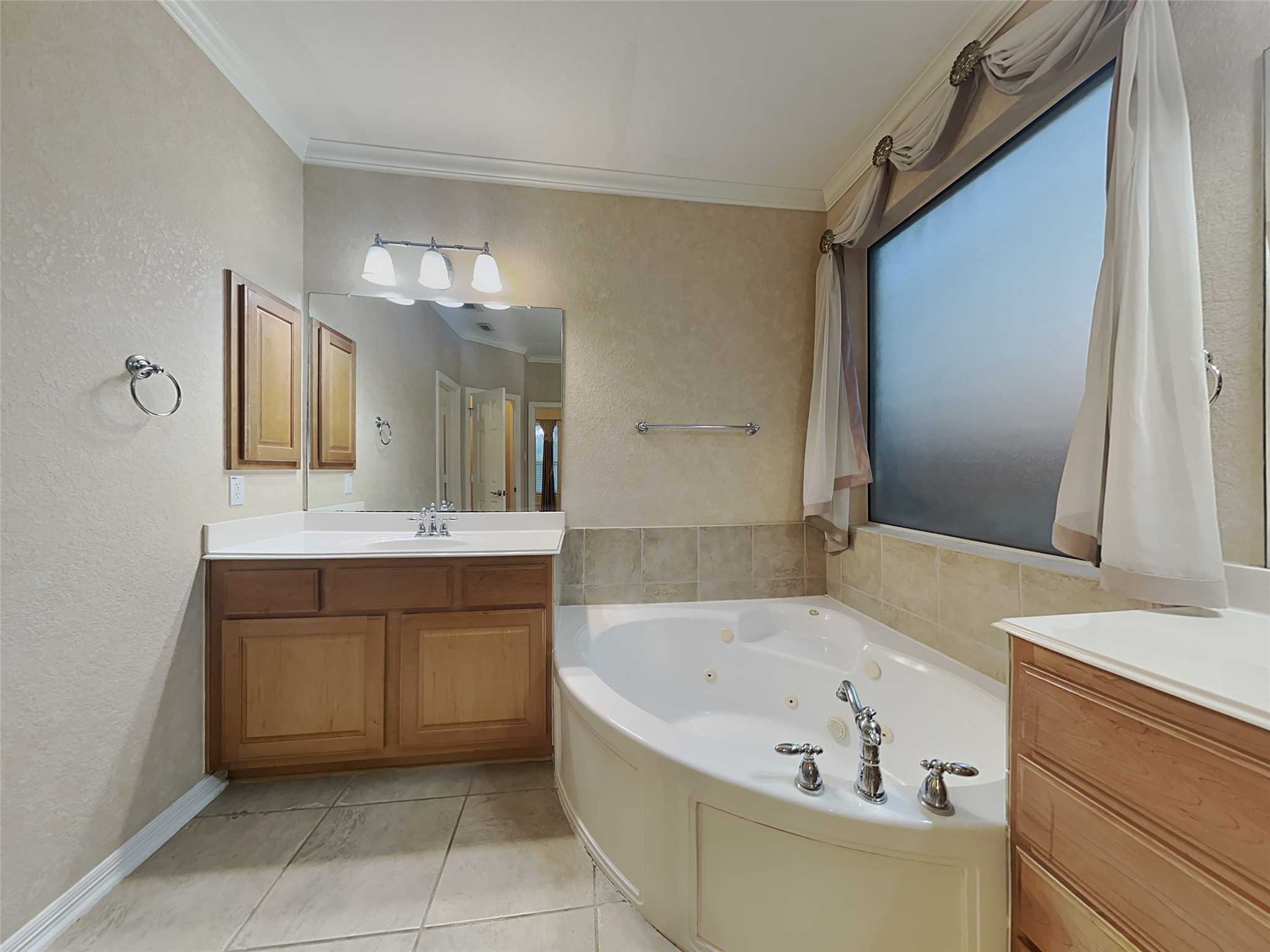 11608 Summer Moon Drive Property Photo 9