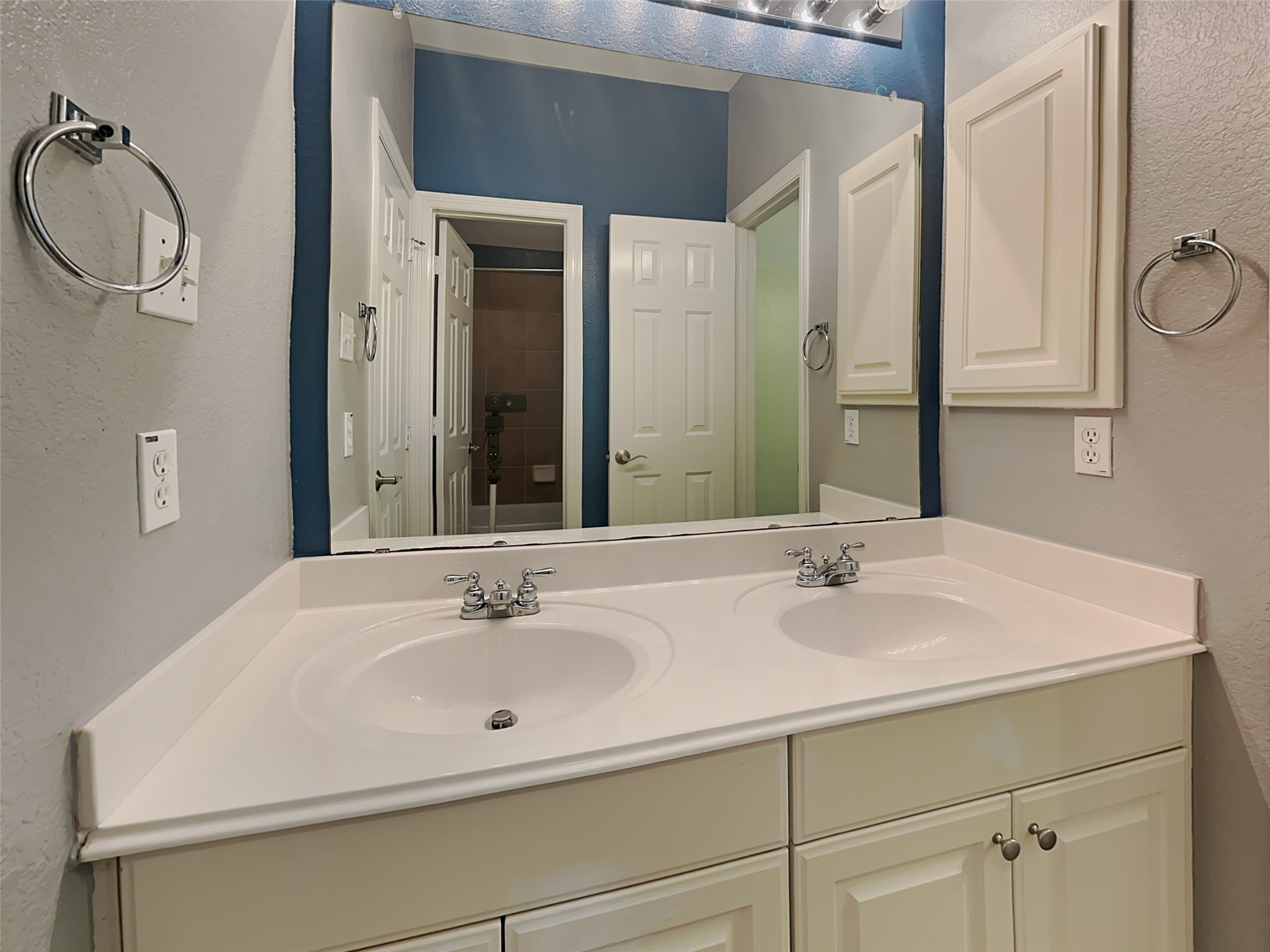 11608 Summer Moon Drive Property Photo 14