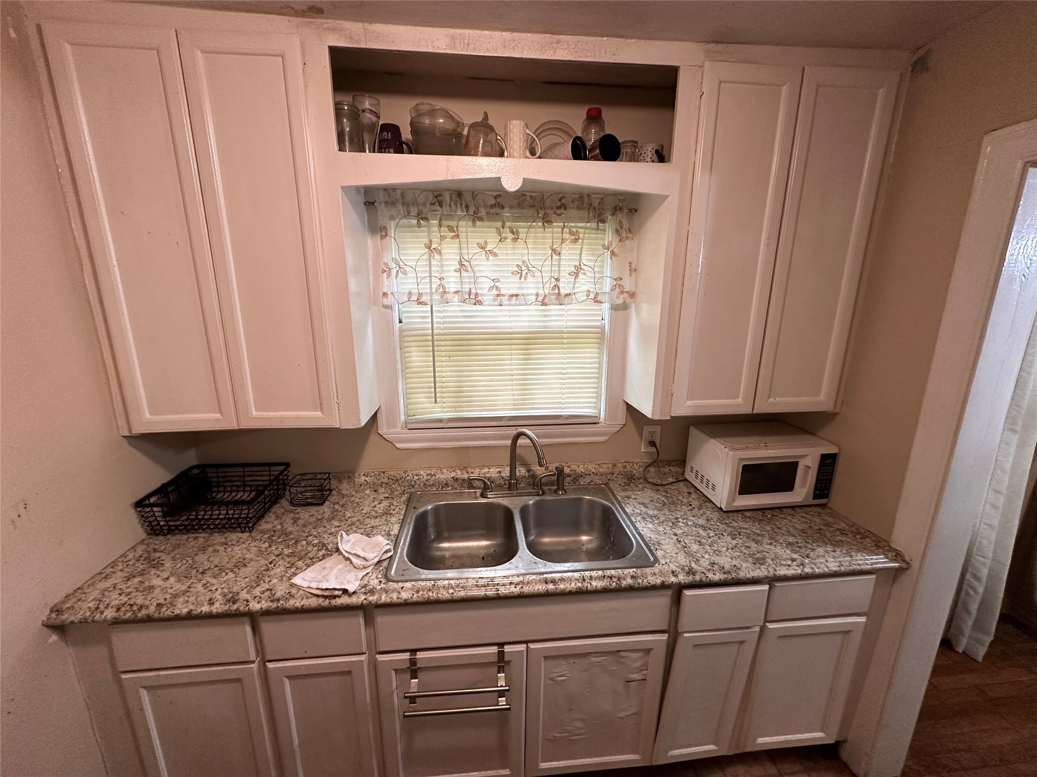 1502 Tabor Street Property Photo 16