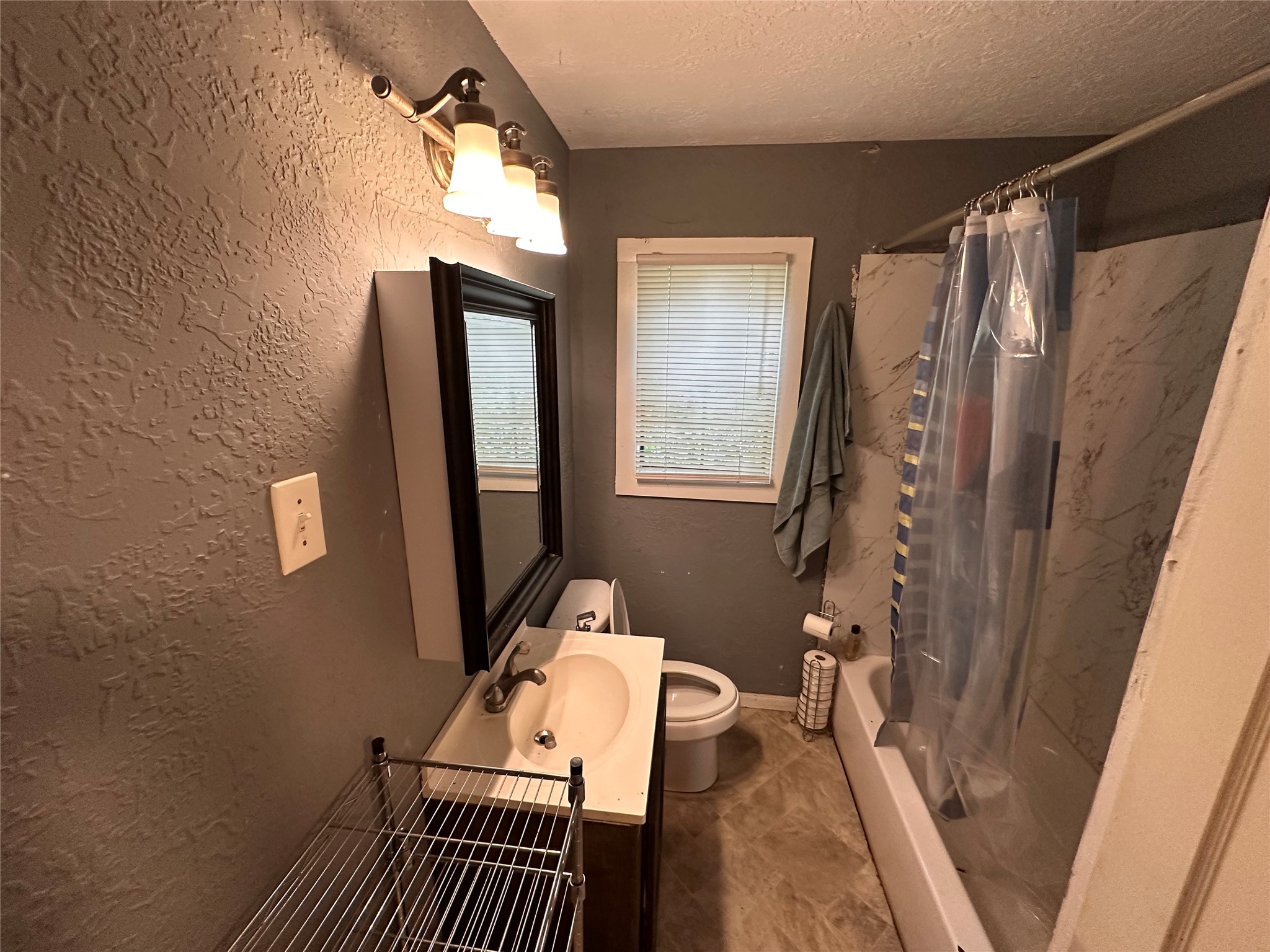 1502 Tabor Street Property Photo 22