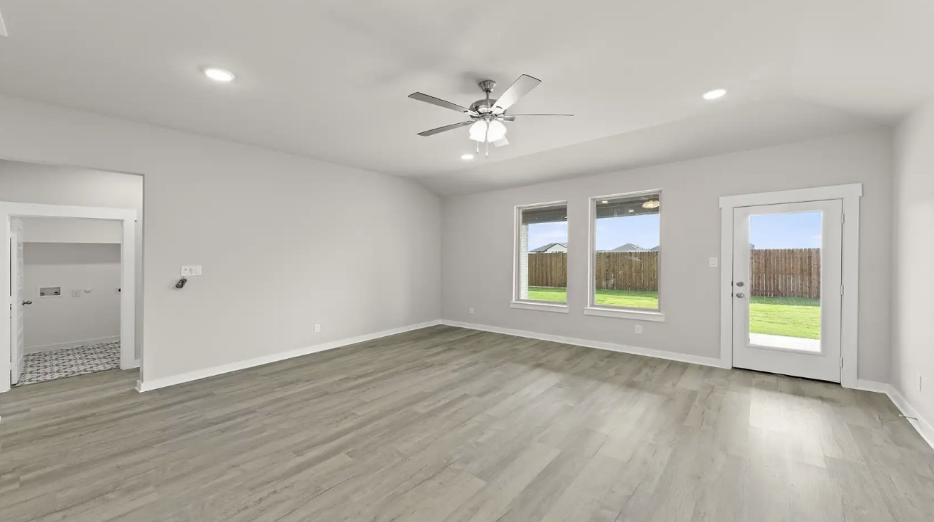 19214 Trinity Terrace Lane Property Photo 9