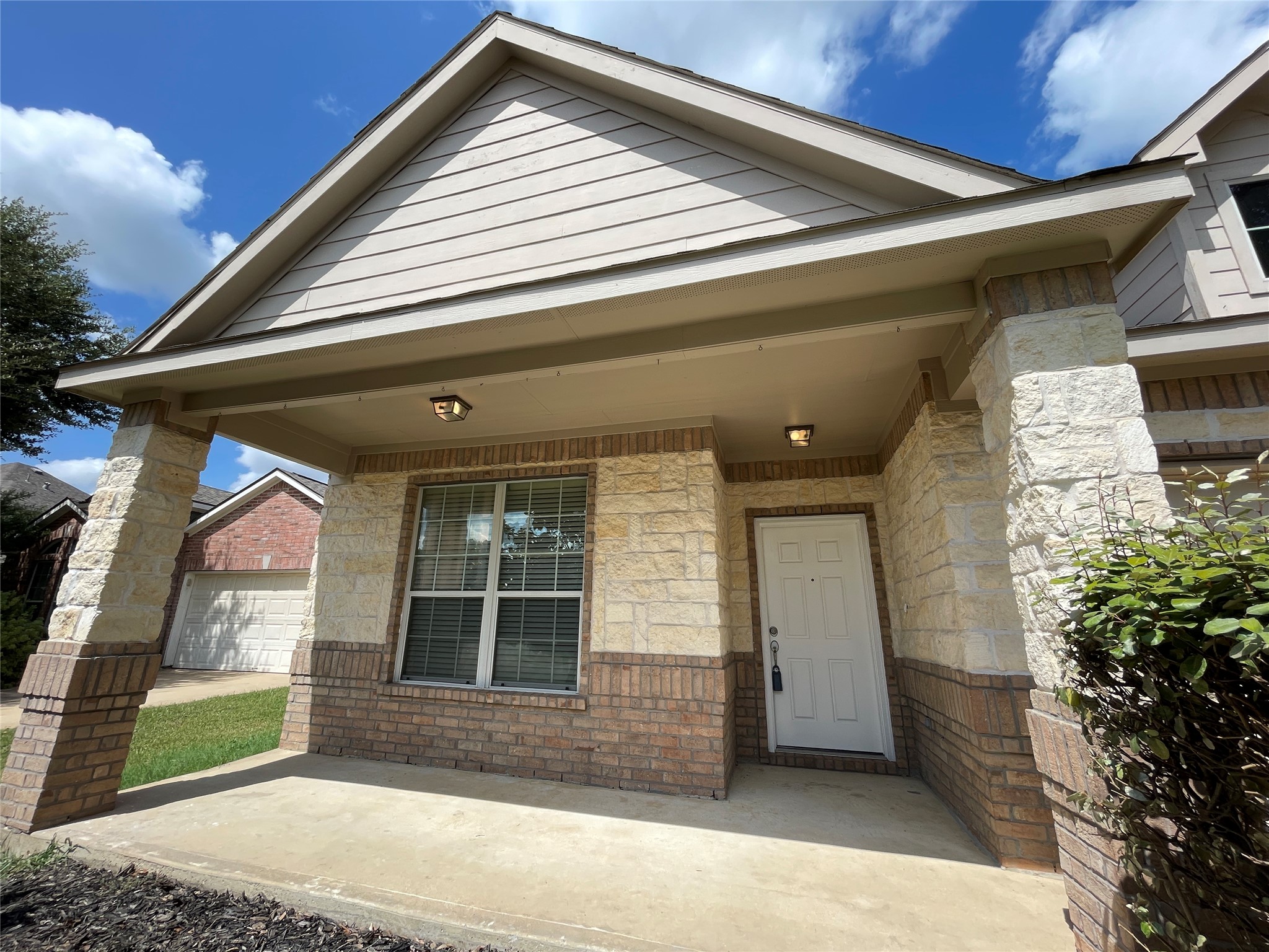 5811 Ranch Riata Court Property Photo 5