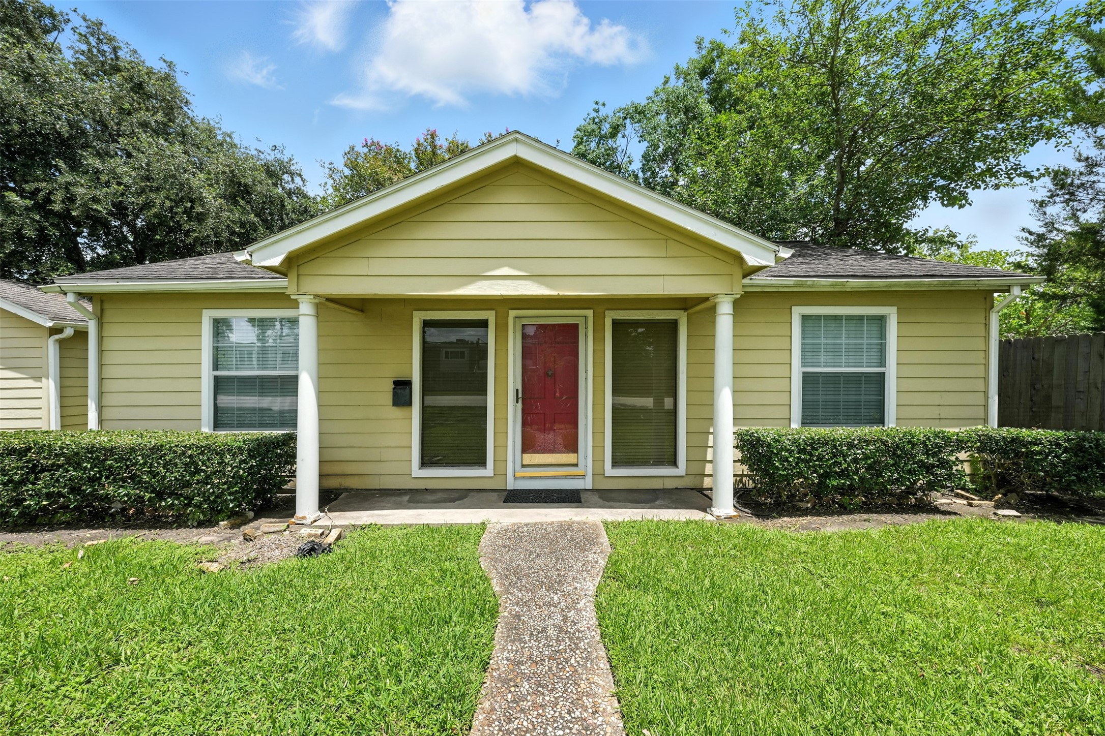 6305 S Rice Avenue Property Photo 4
