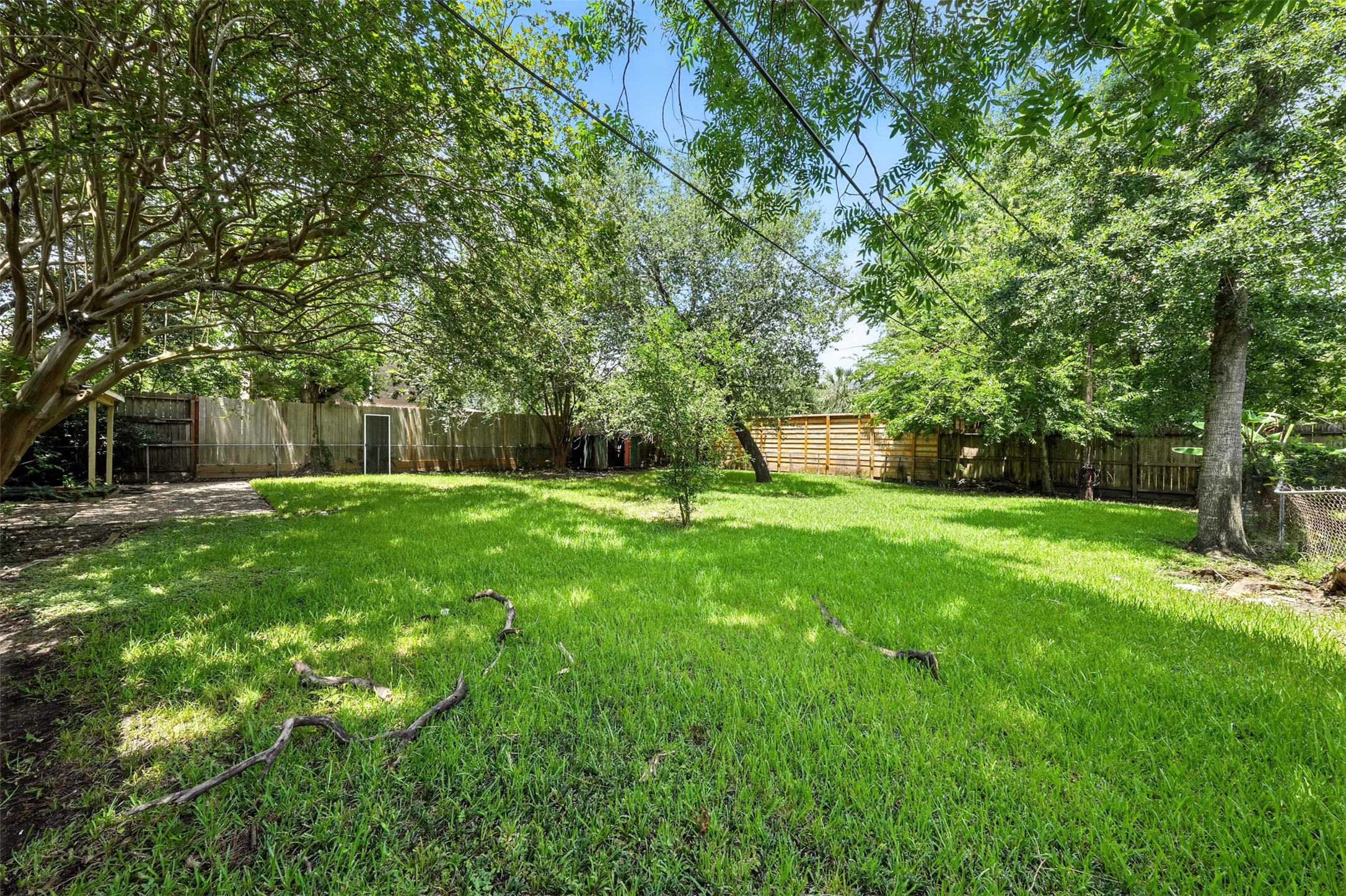 6305 S Rice Avenue Property Photo 8