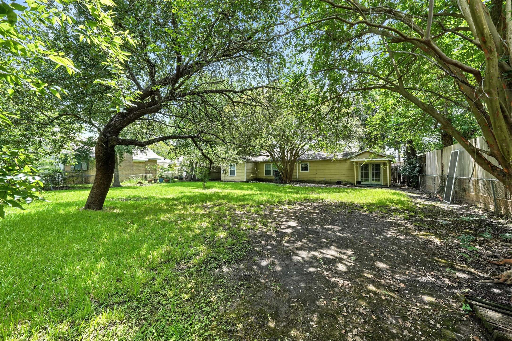 6305 S Rice Avenue Property Photo 11